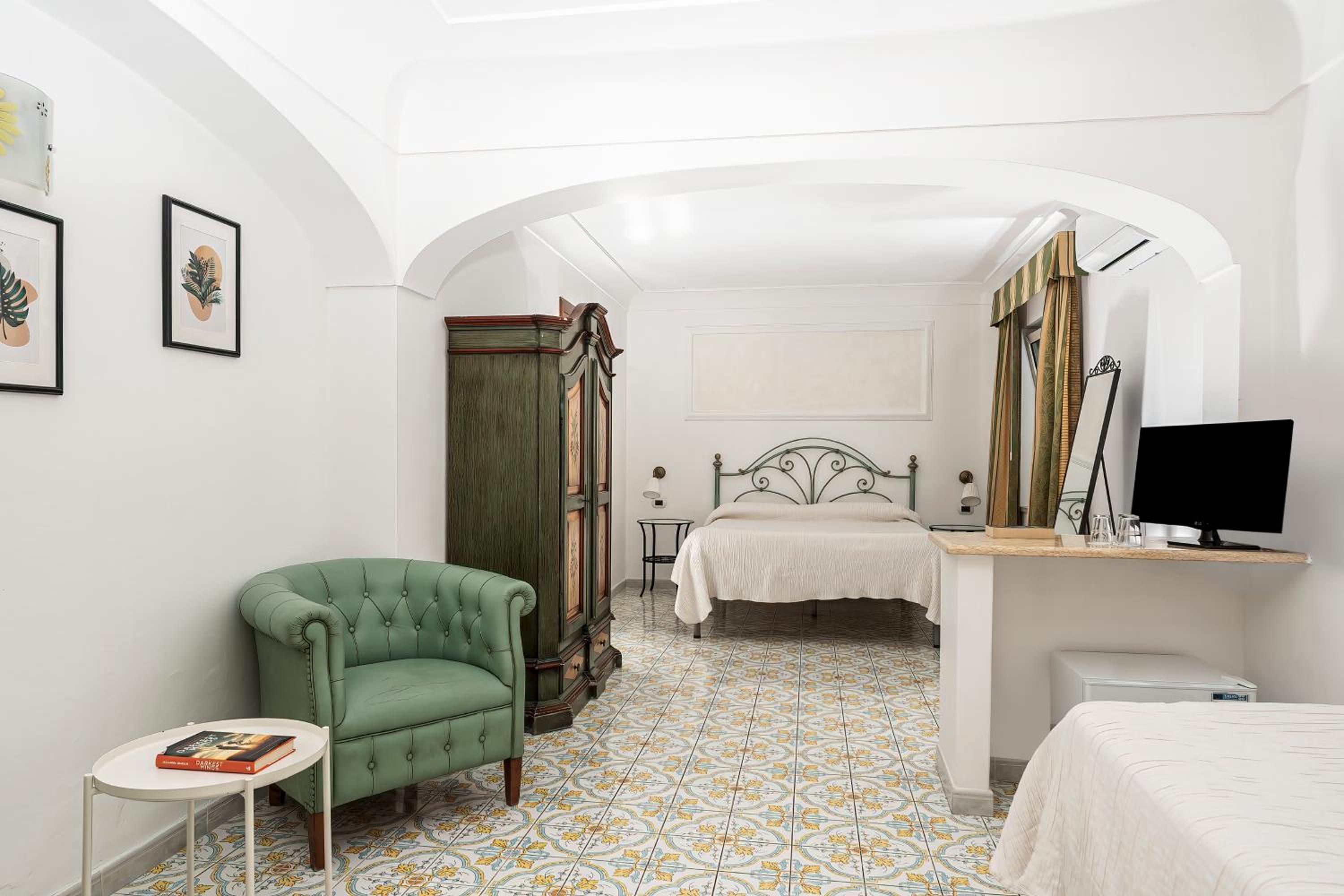 Triple Room - Photo 8