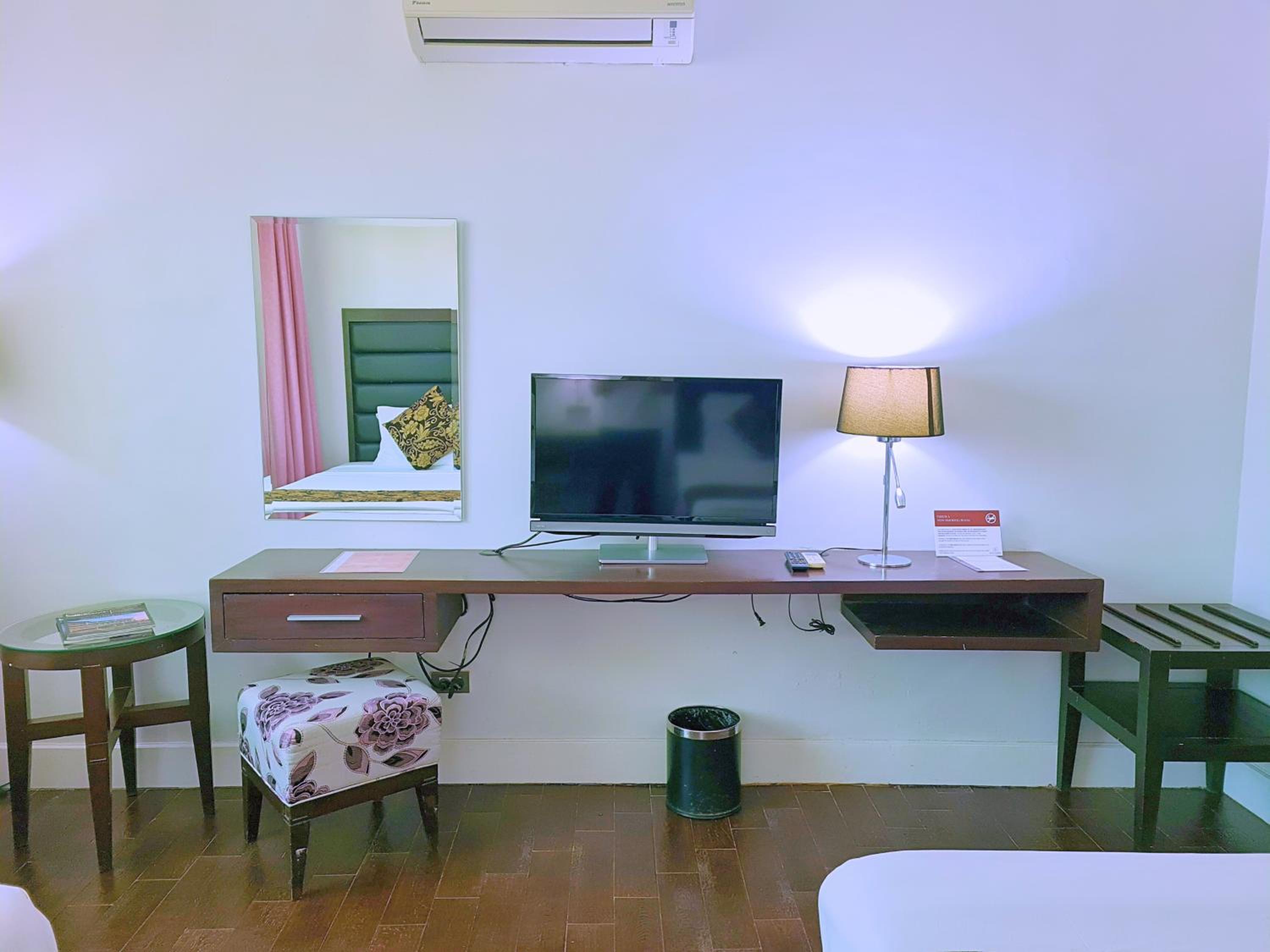 Deluxe Room - Photo 5