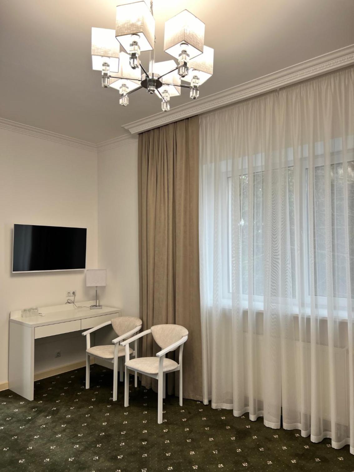 Deluxe Double Room with Balcony photo 2