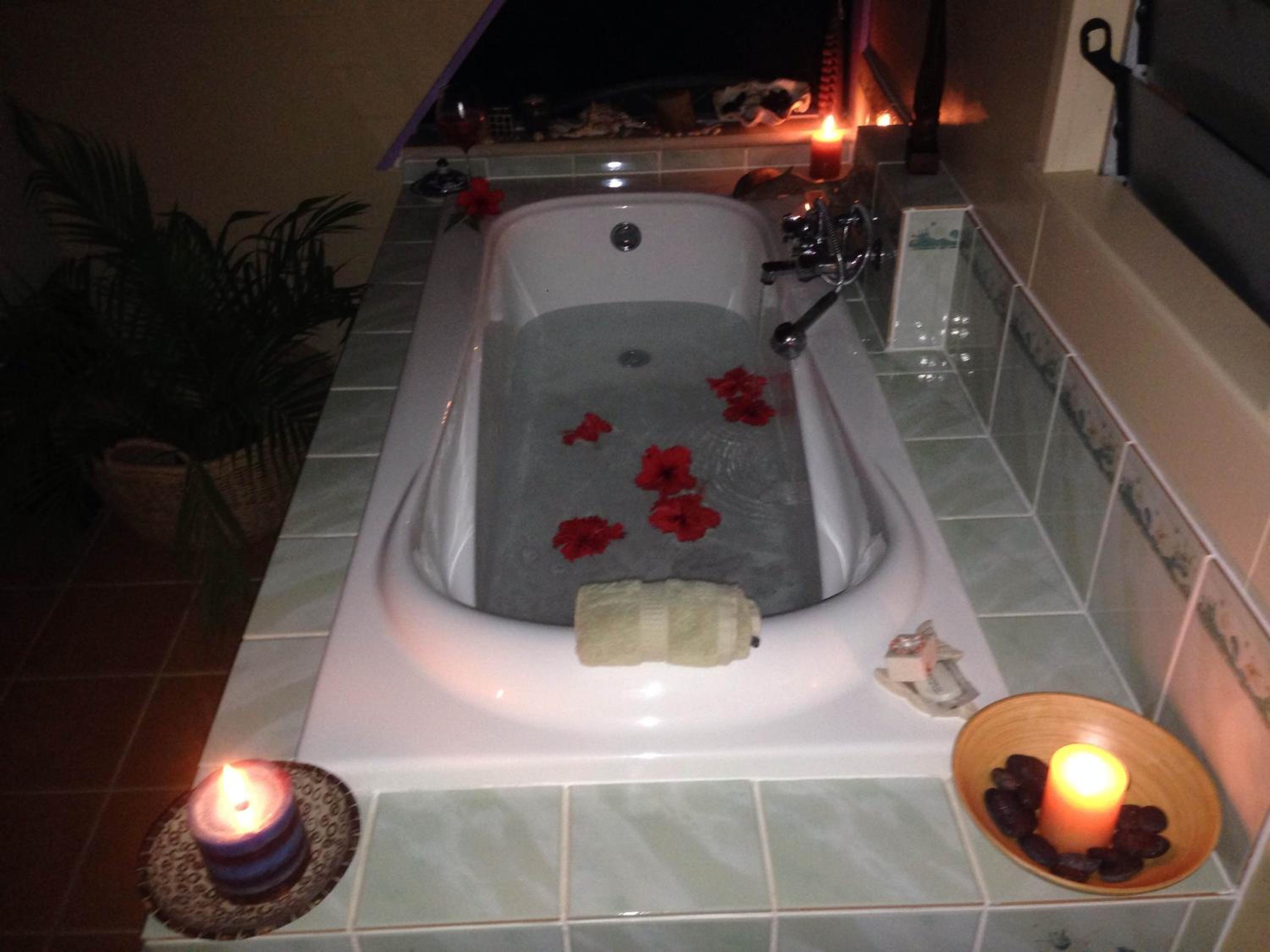 Deluxe Suite with Spa Bath photo 2