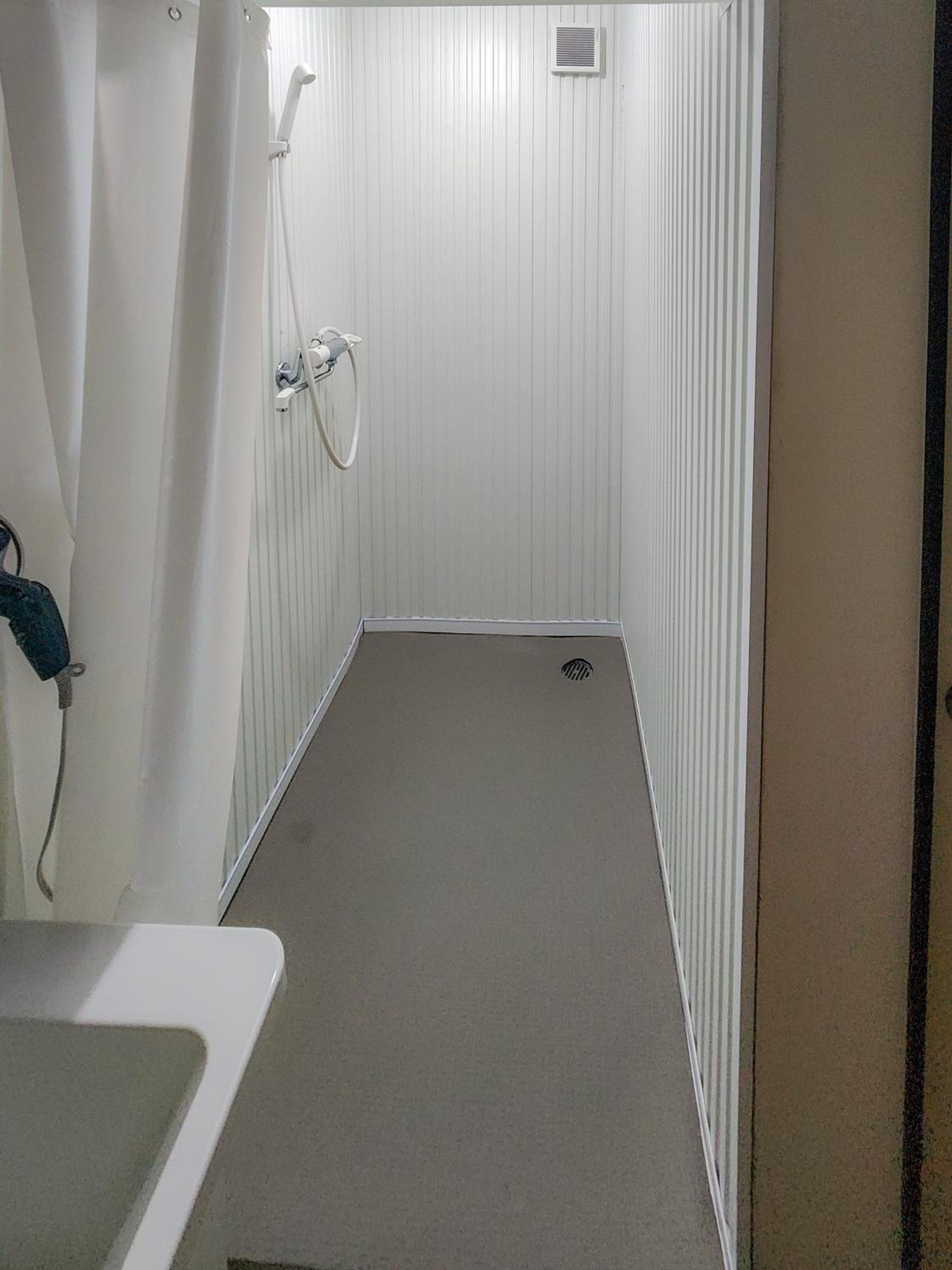 Economy Twin Room photo 2