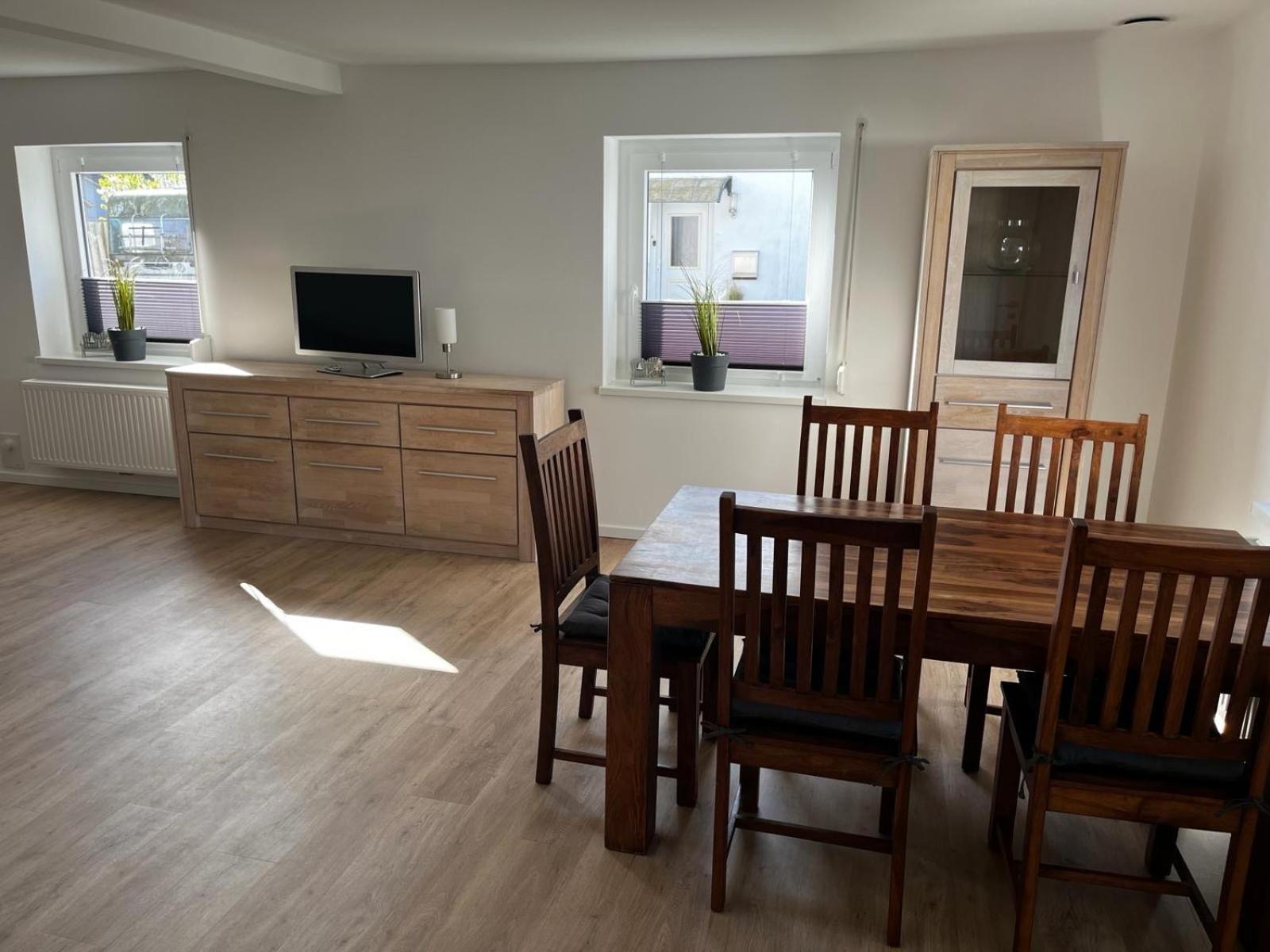Three-Bedroom House photo 3