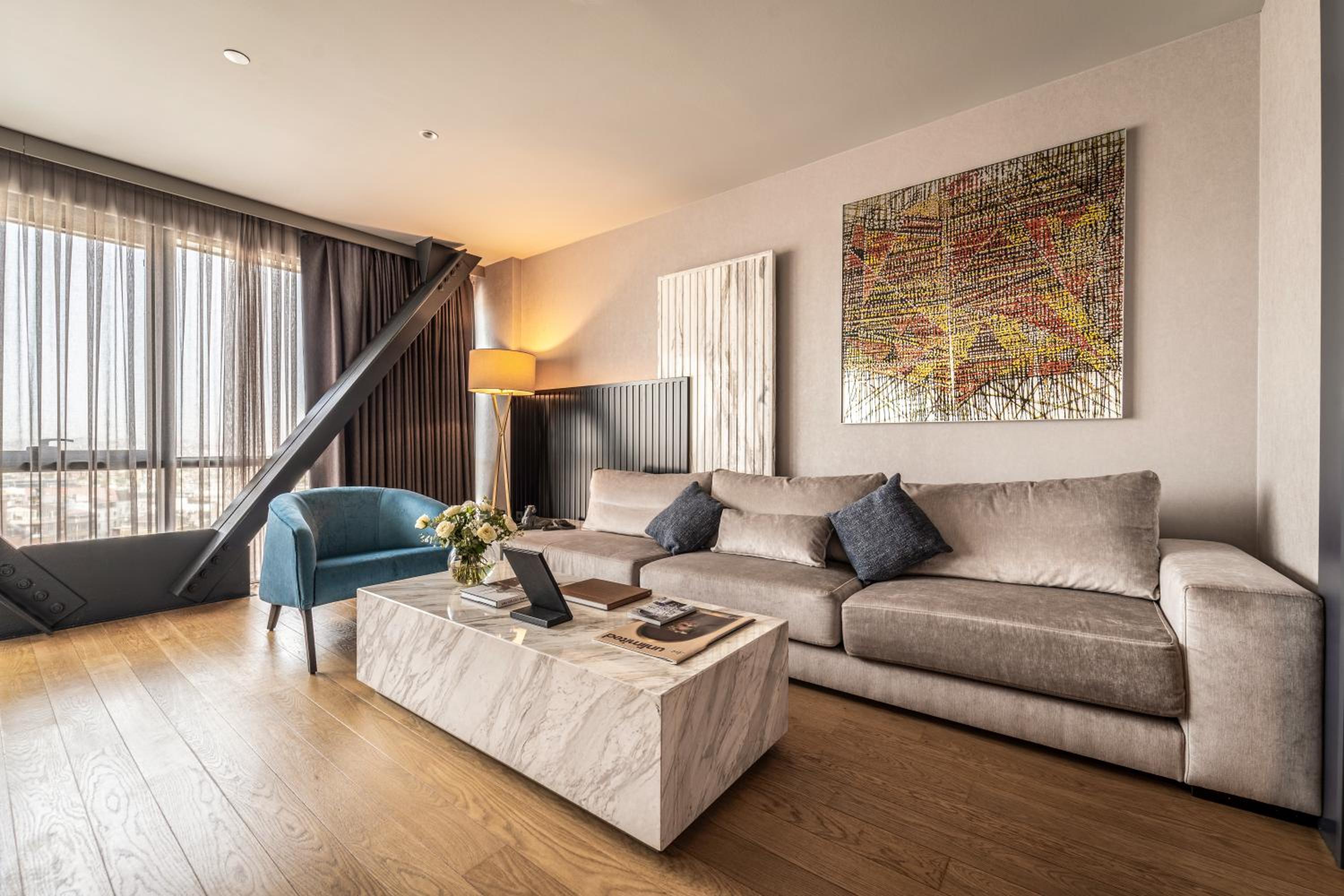 Signature Suite, Taksim Square view, Club Millesime access, King size bed