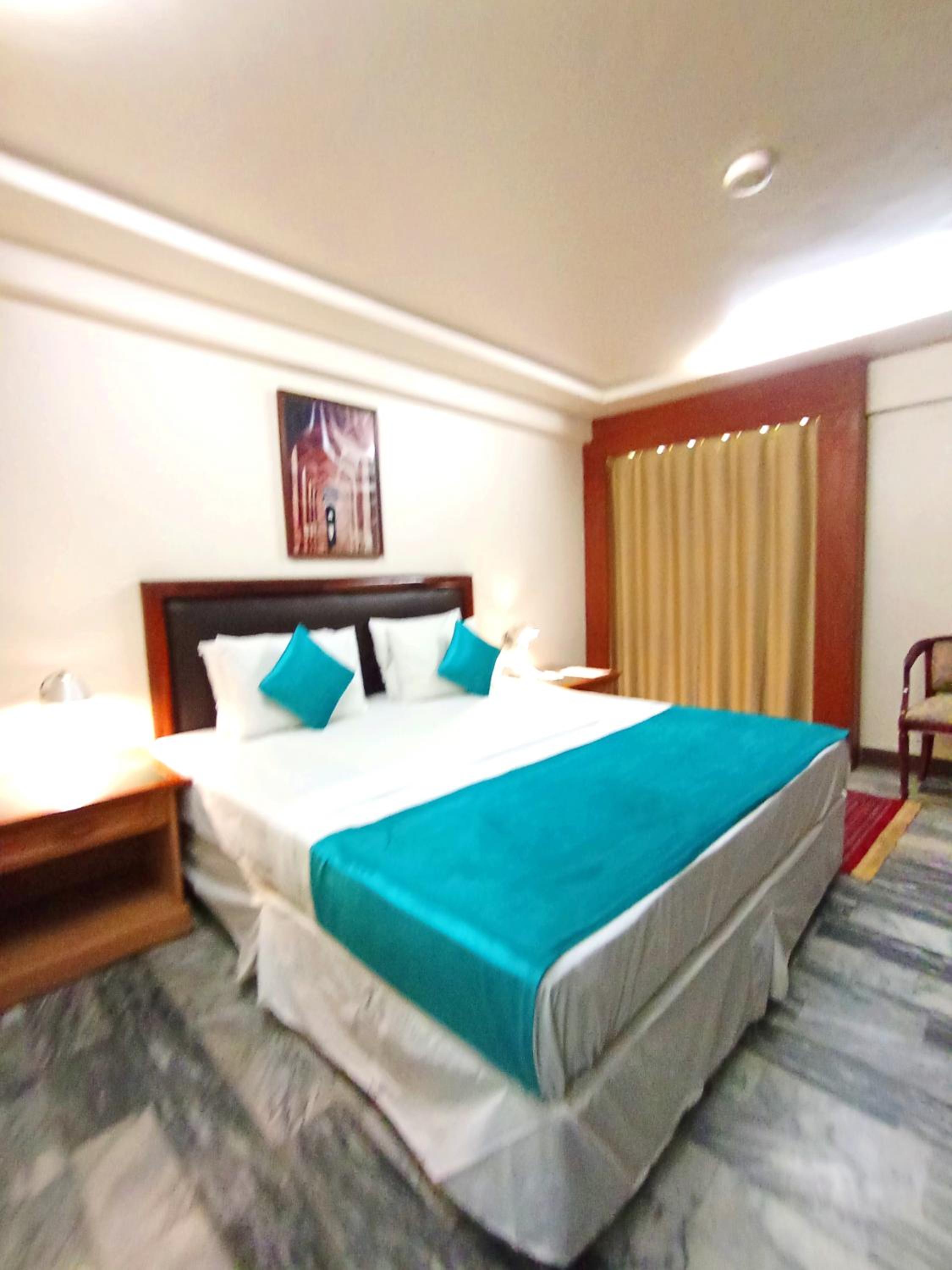 Deluxe King Room