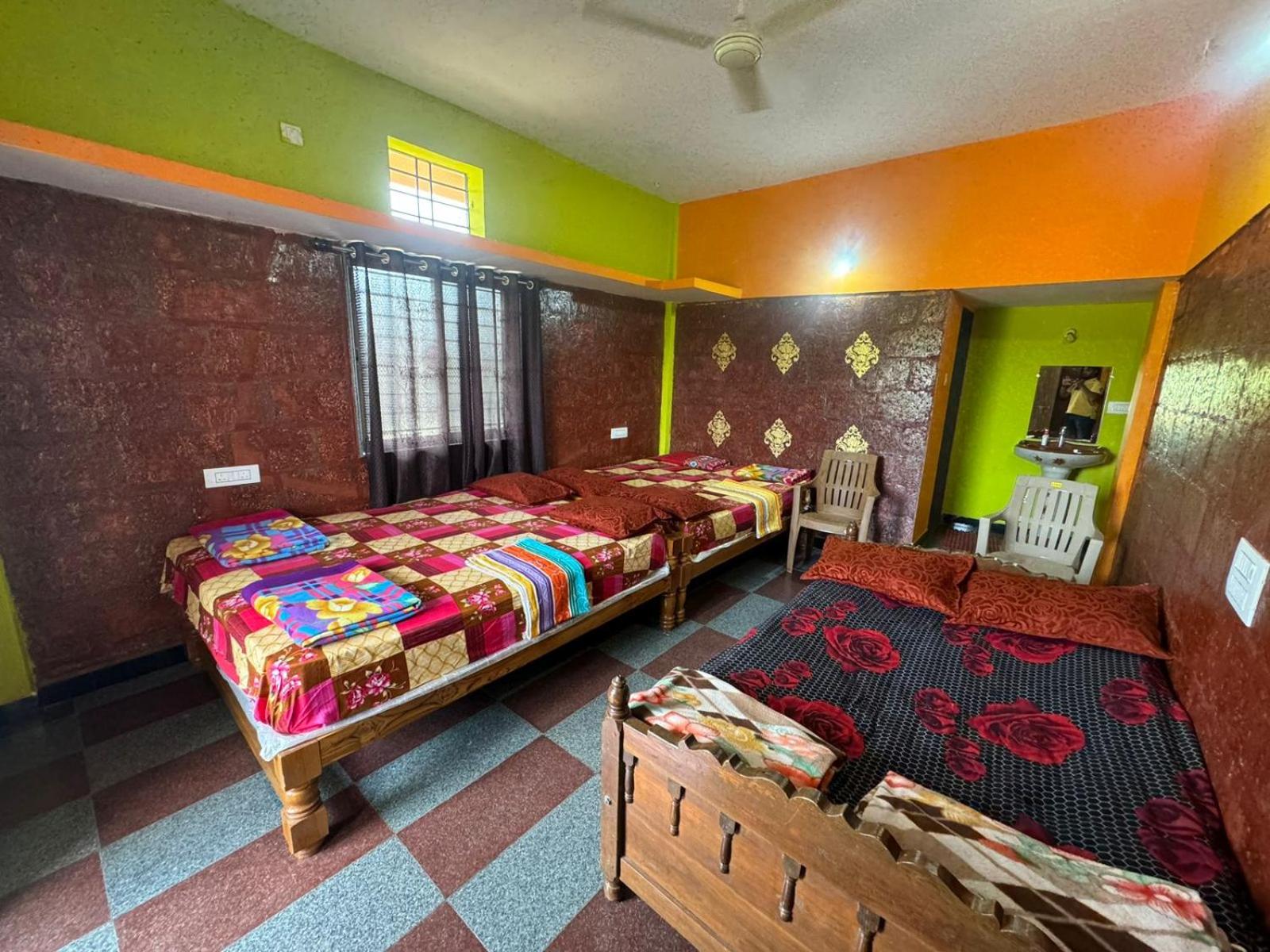 Mixed Dormitory Room photo 1