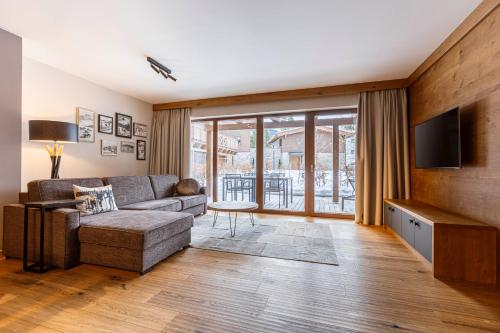 Two-Bedroom Premium Apartment with Garden photo 1