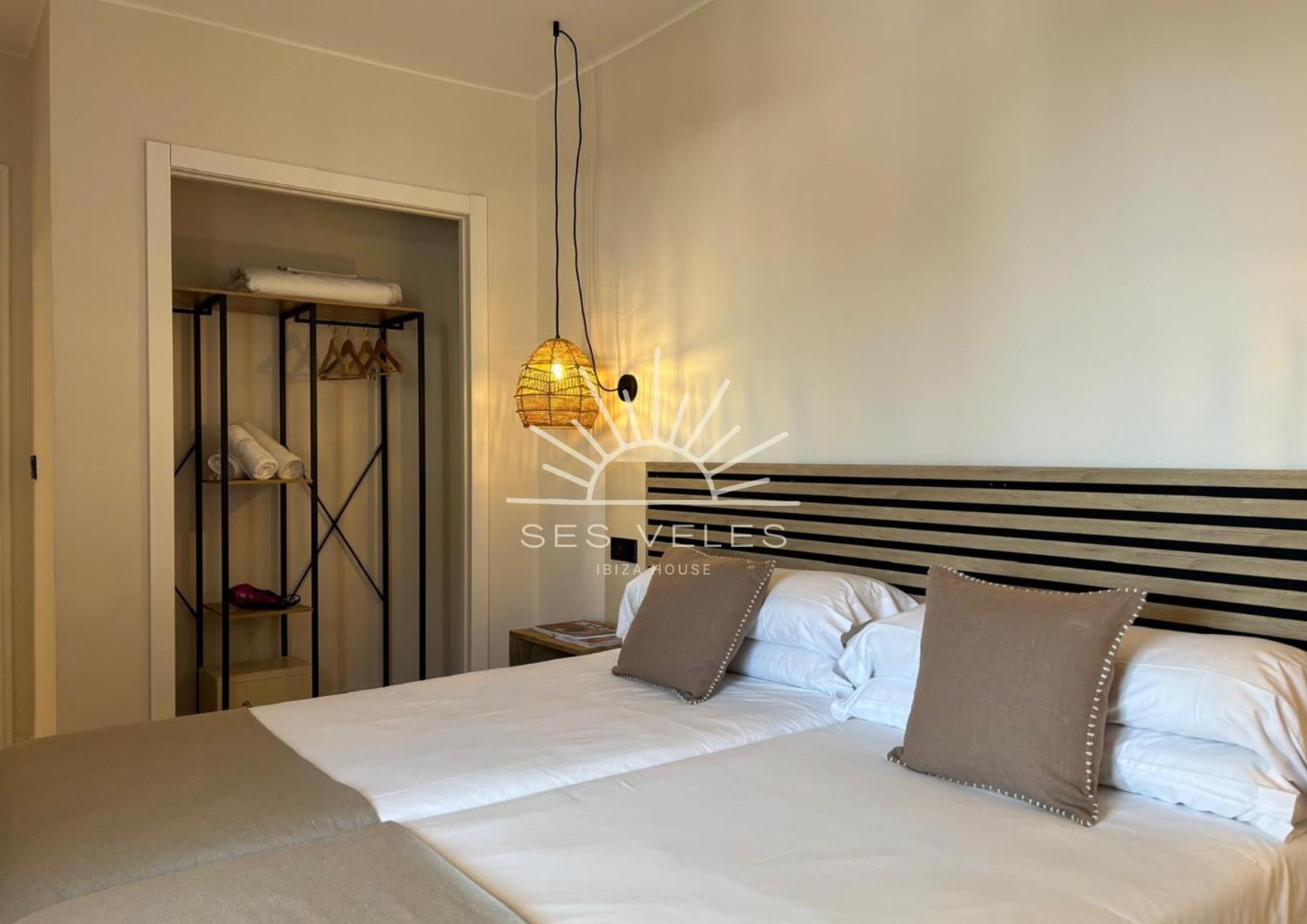 Apartamento de una habitación con balcón y vistas a la montaña