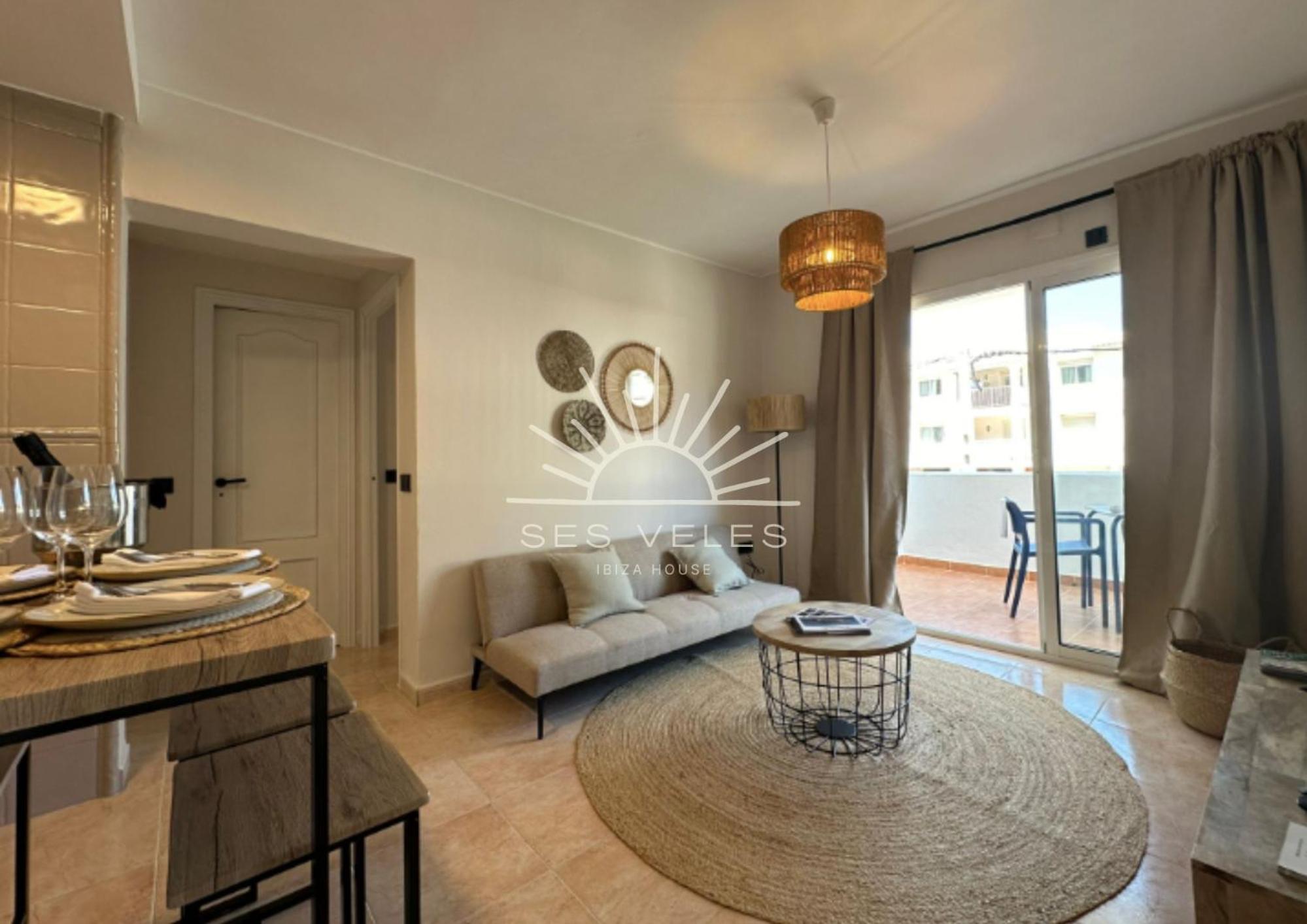 Two-Bedroom Apartment with Mountain View photo 2