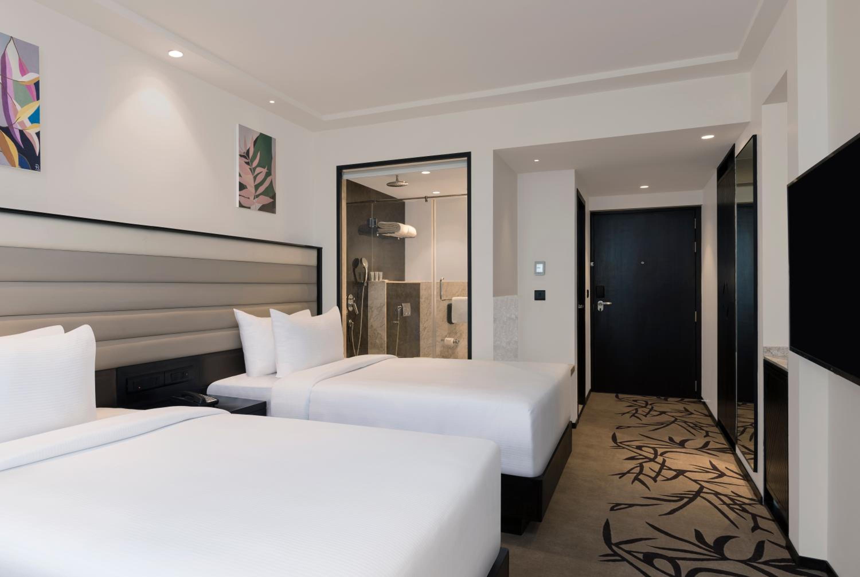 Twin Room - Photo 3