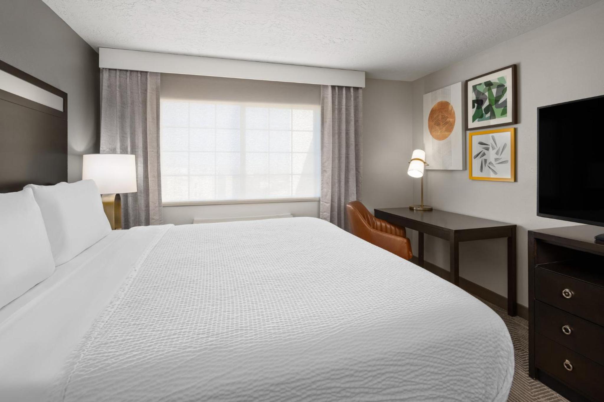 Standard King Room - Photo 4