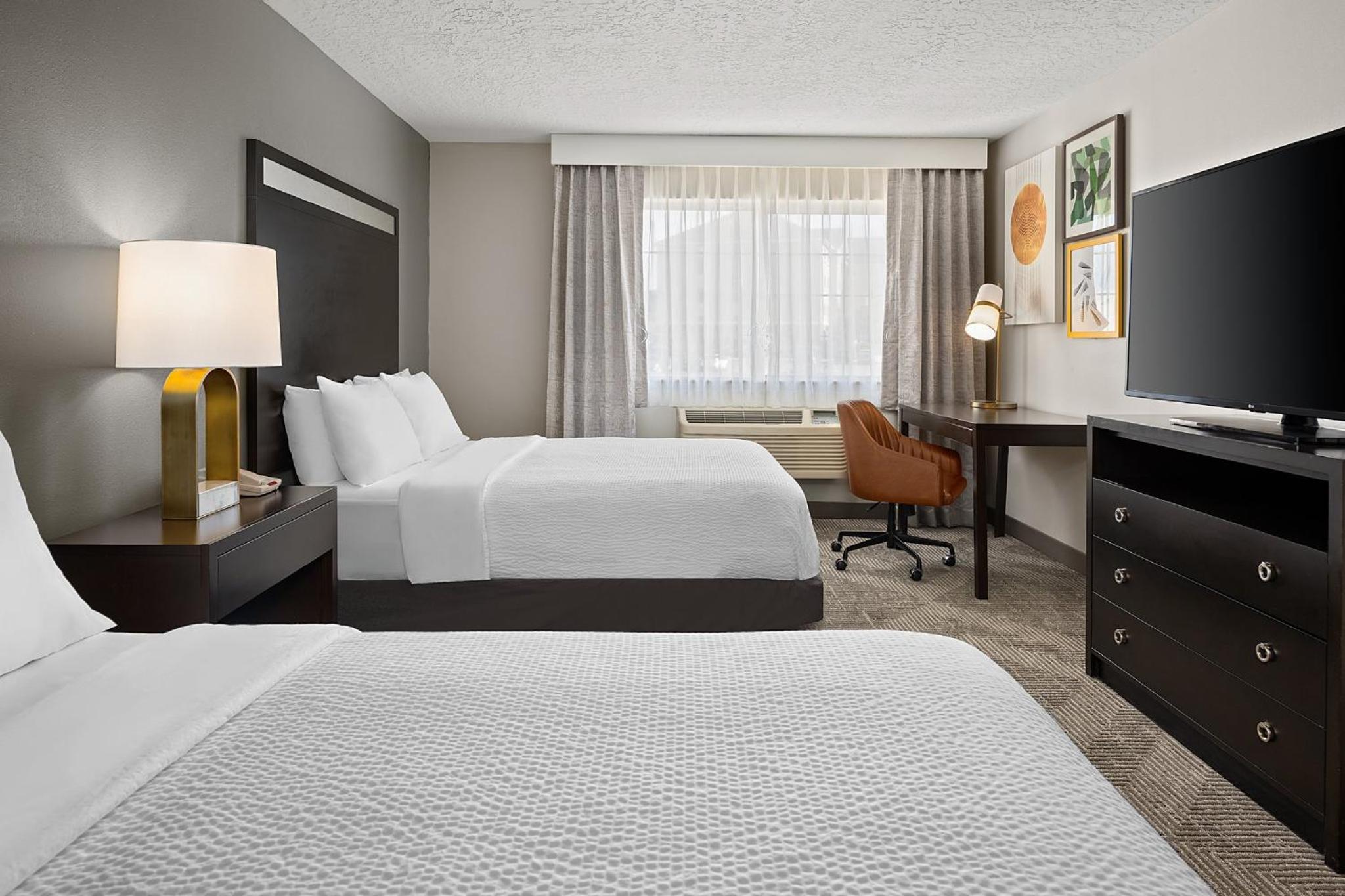 Standard Room with Two Queen Beds - Photo 1
