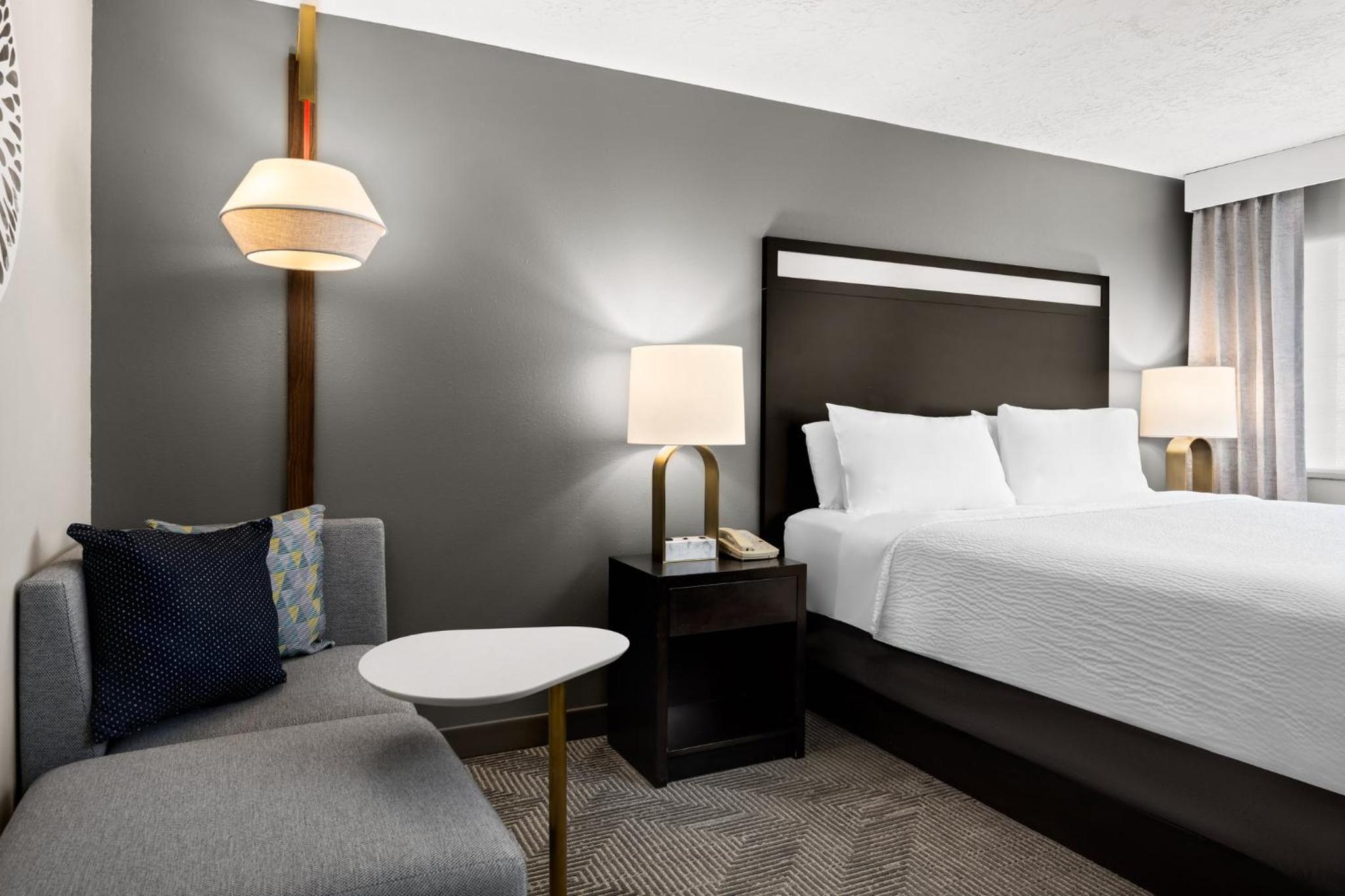 Standard King Room - Photo 3