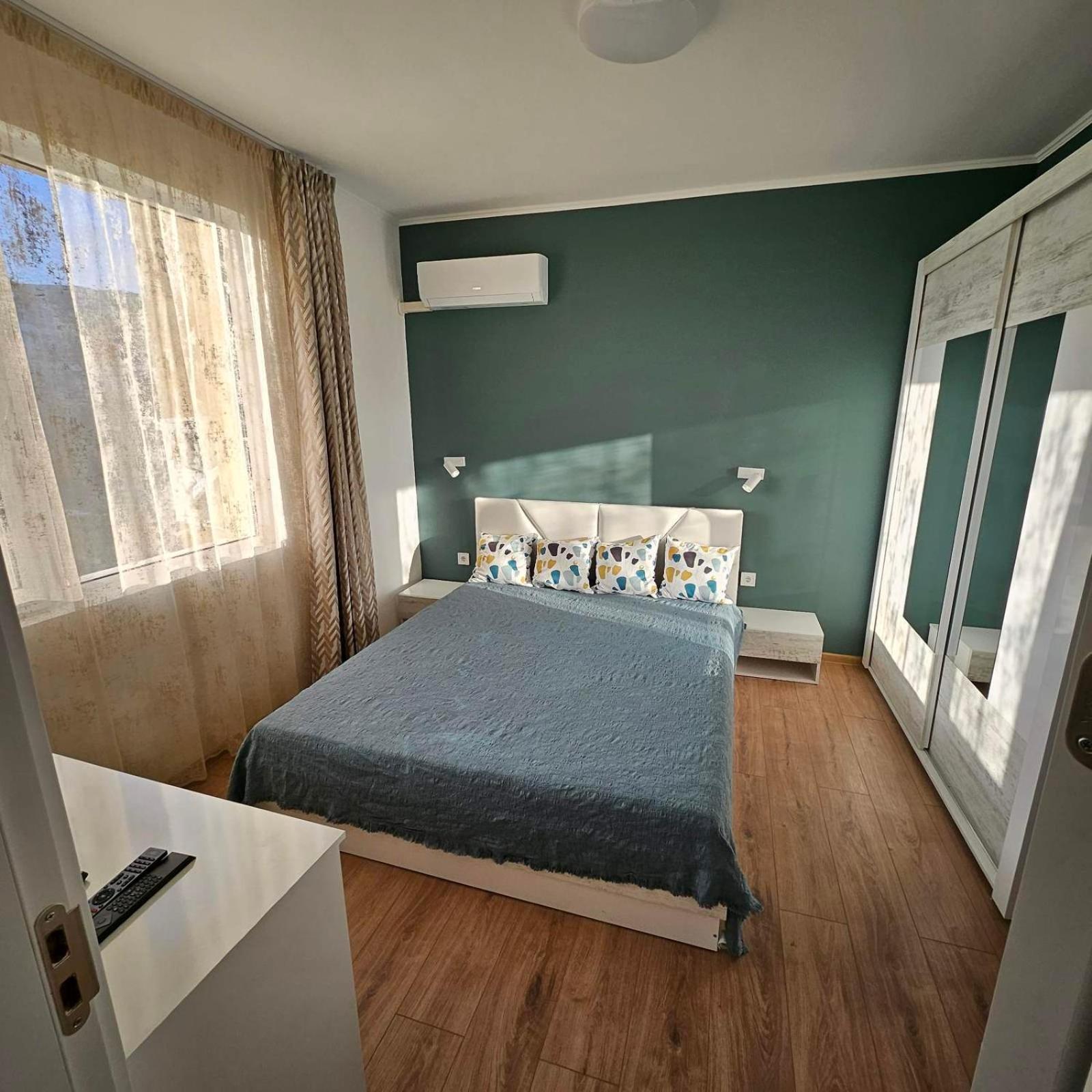Two-Bedroom Deluxe Apartment photo 2