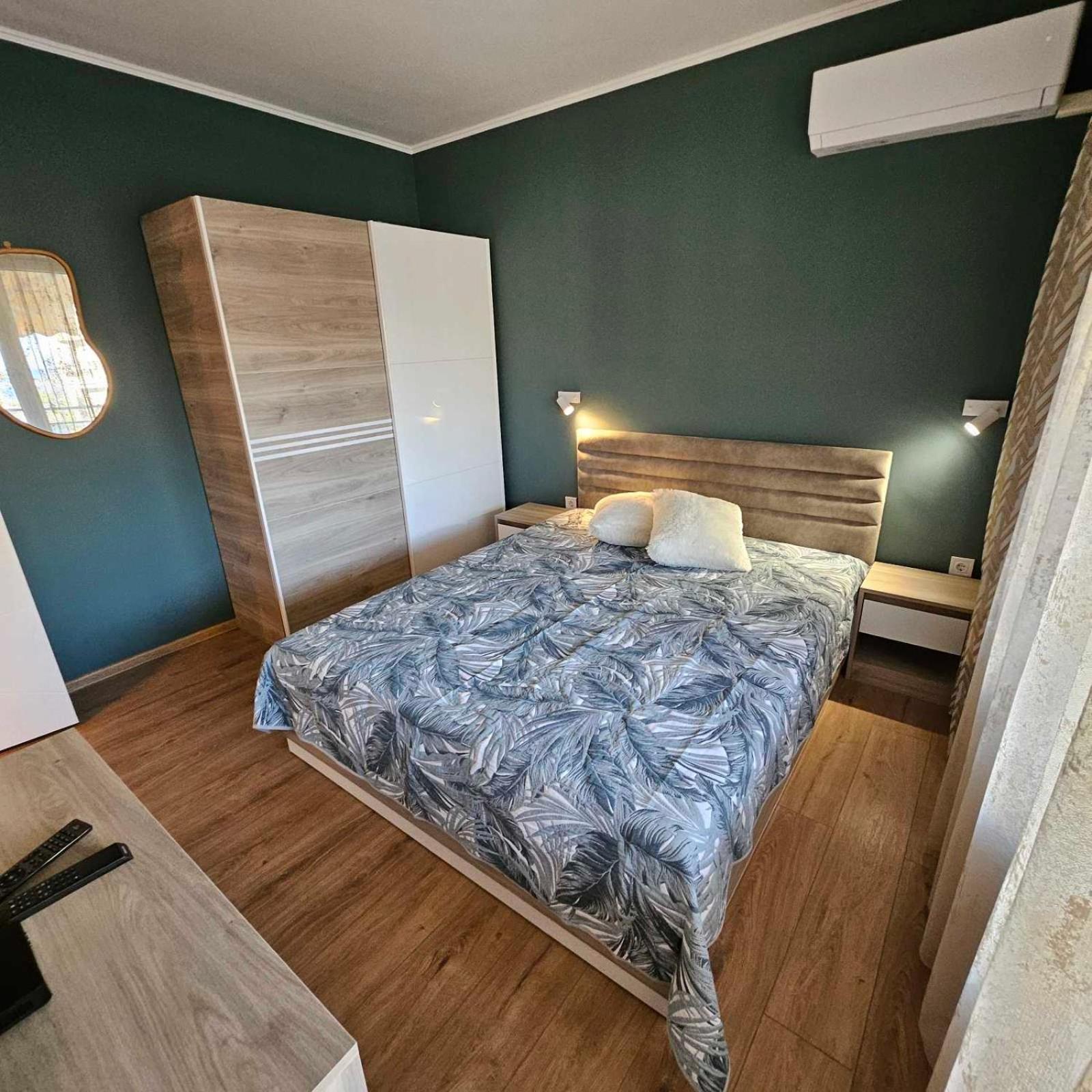 Two-Bedroom Deluxe Apartment photo 3
