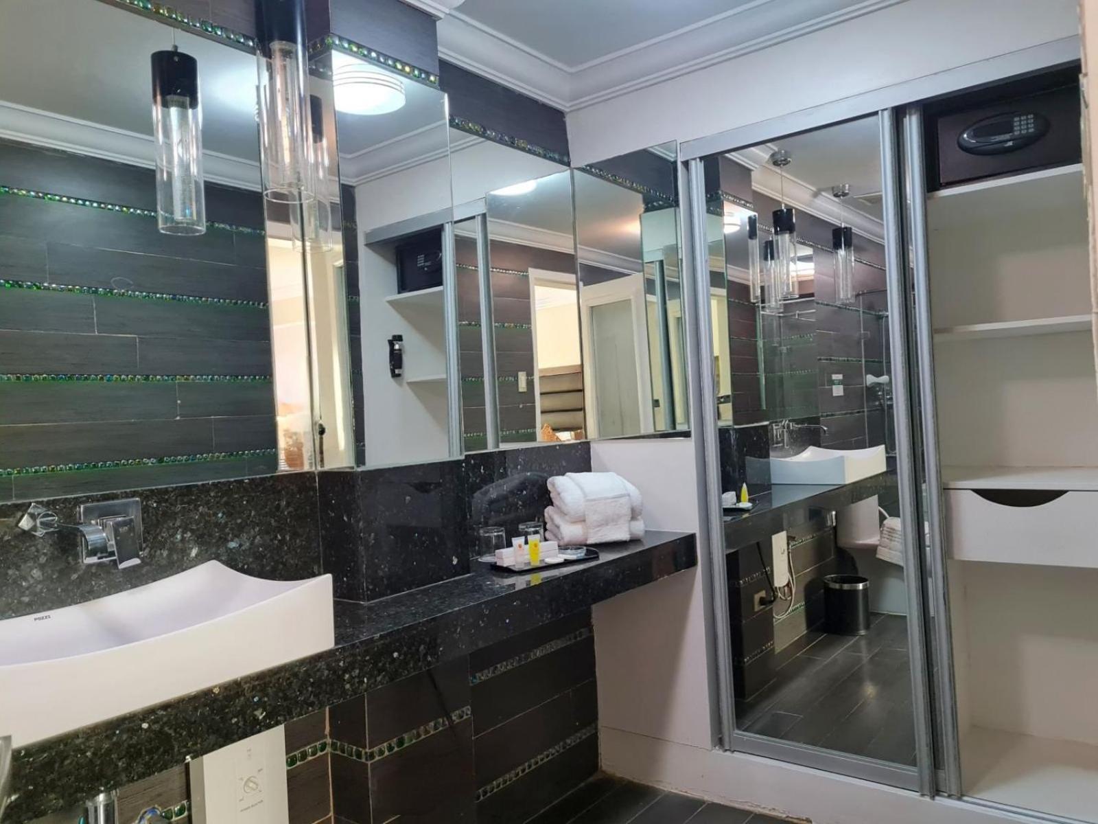 Executive Suite - Photo 5