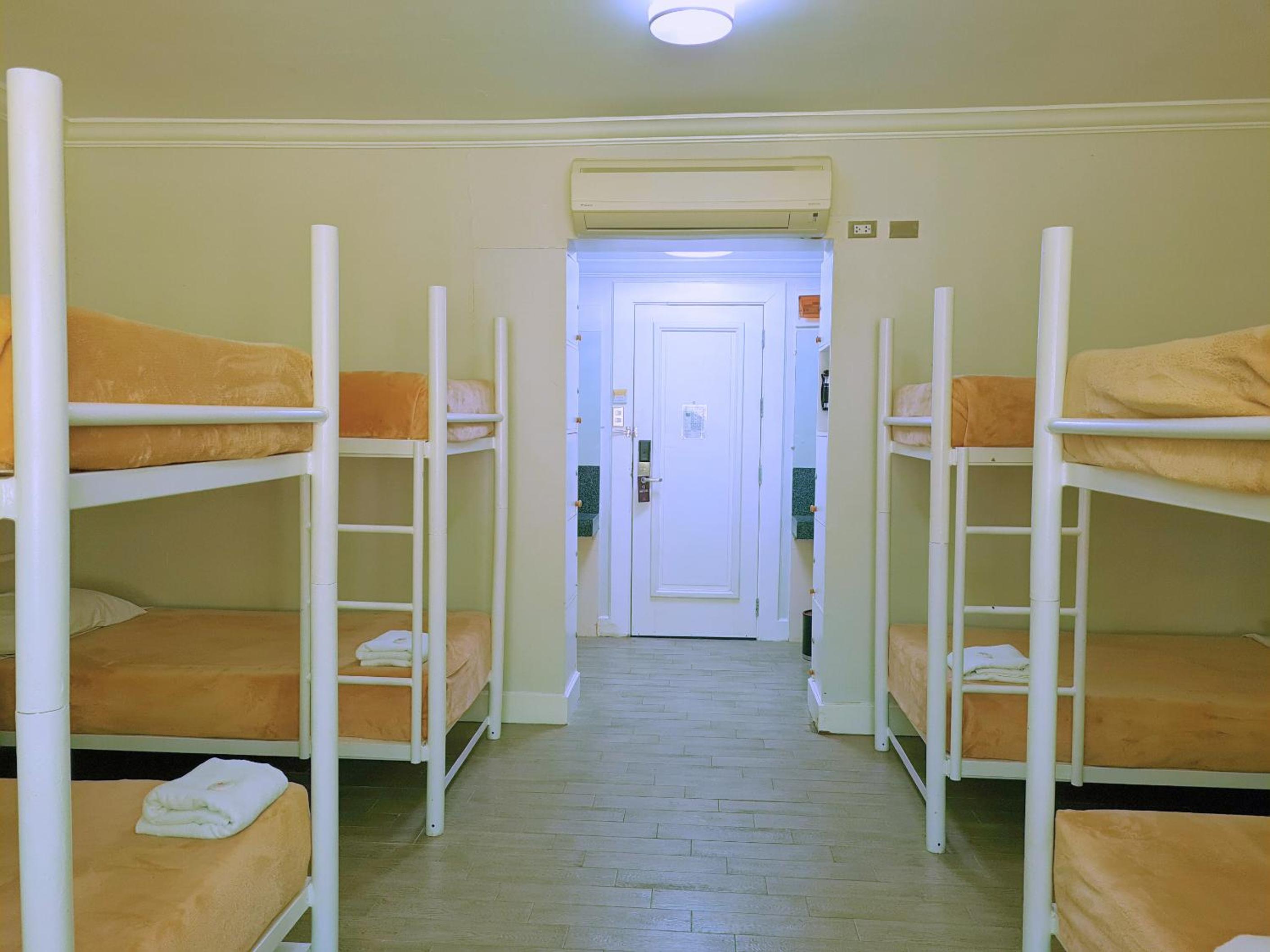 Mixed Dormitory Room photo 3