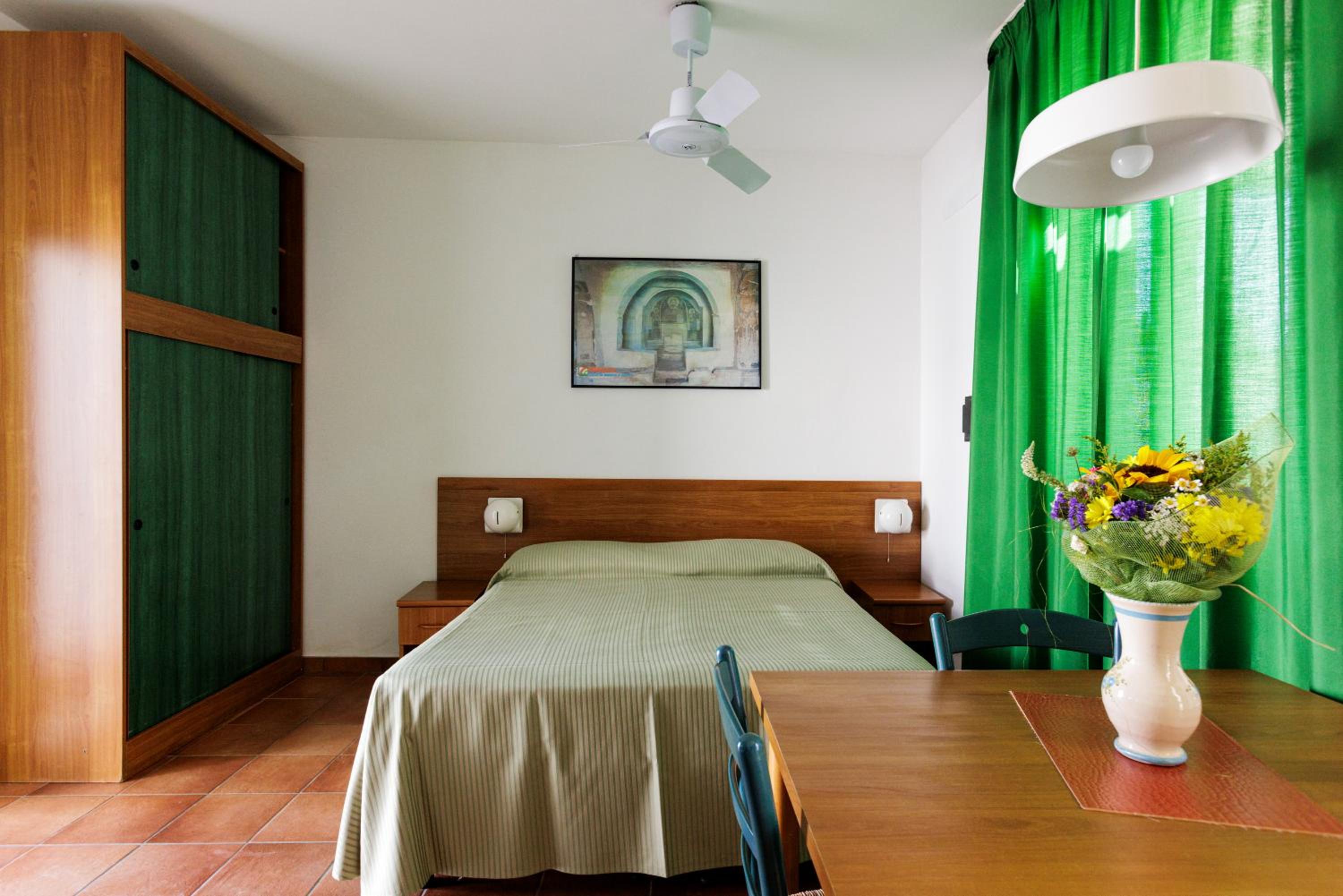 Studio Apartment photo 3