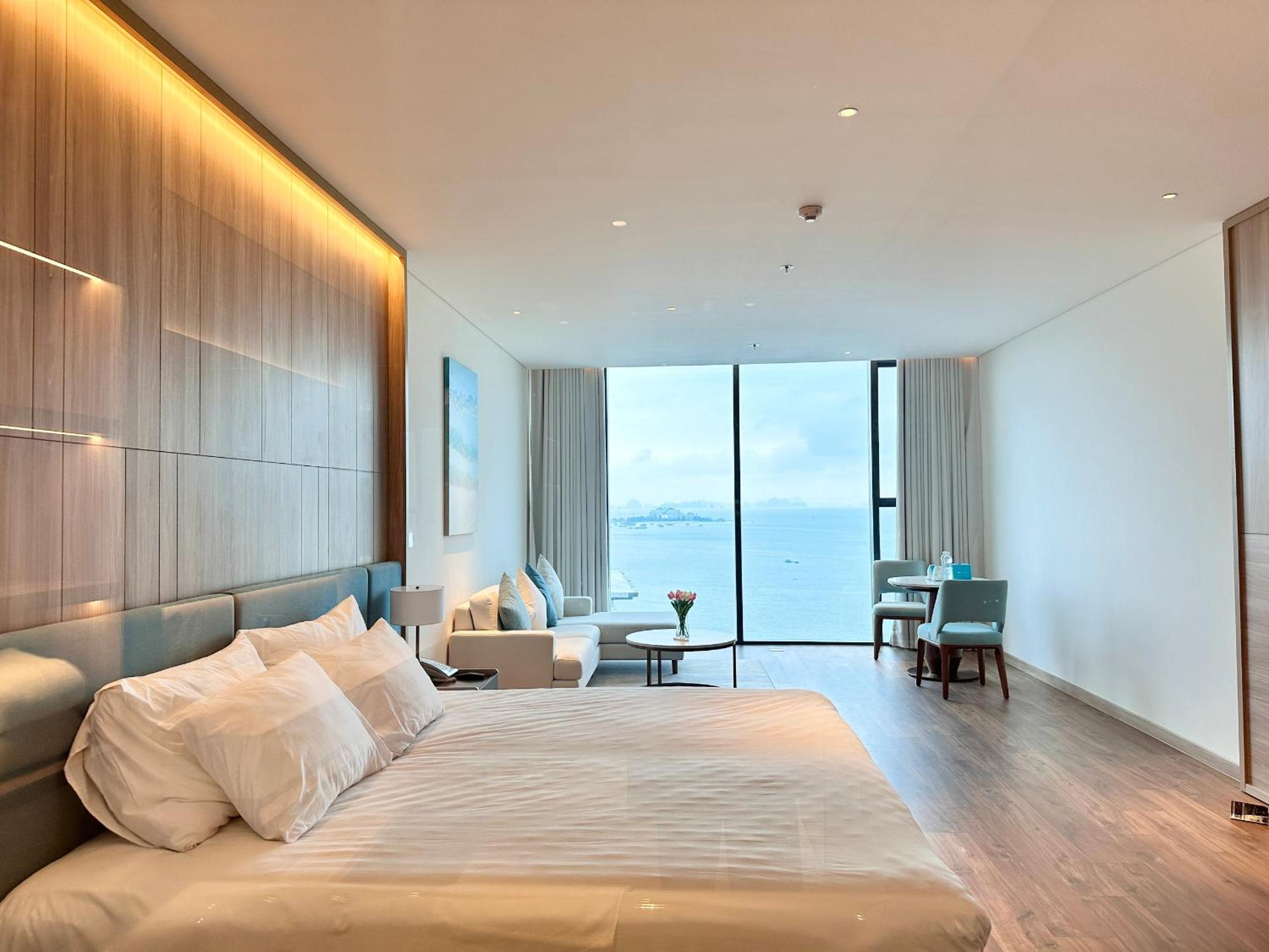 One-Bedroom Apartment - Oceanfront