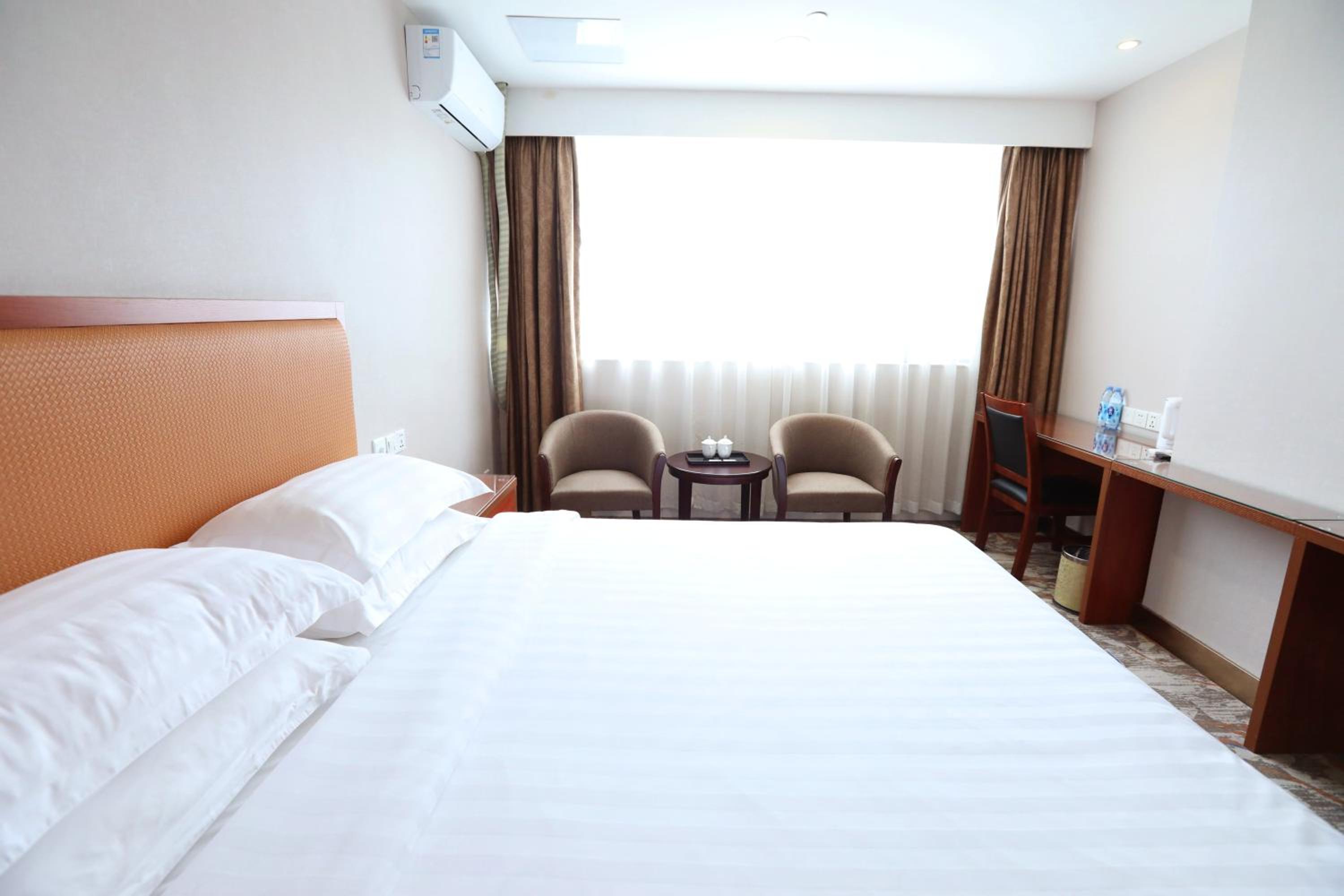 Deluxe Queen Room