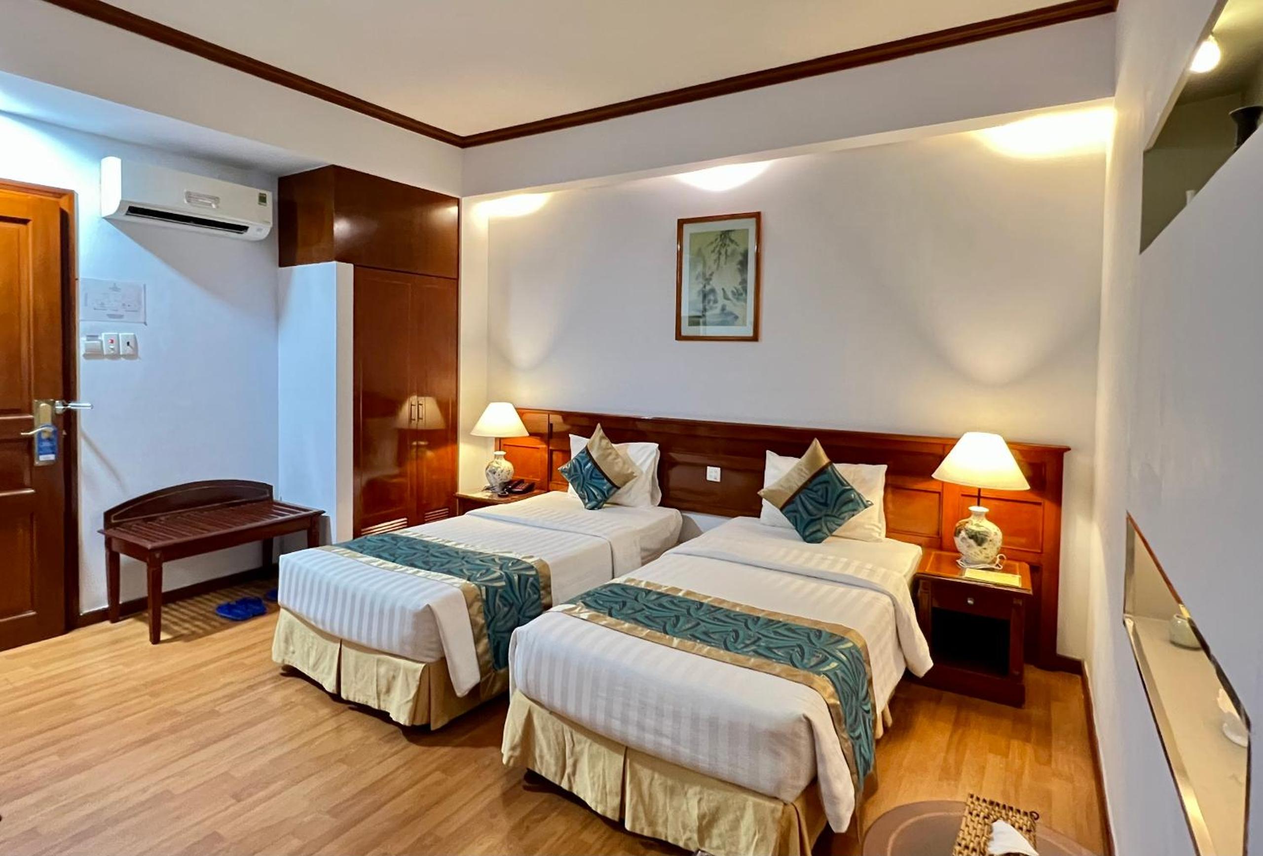Oscar Elegant Twin Room photo 3