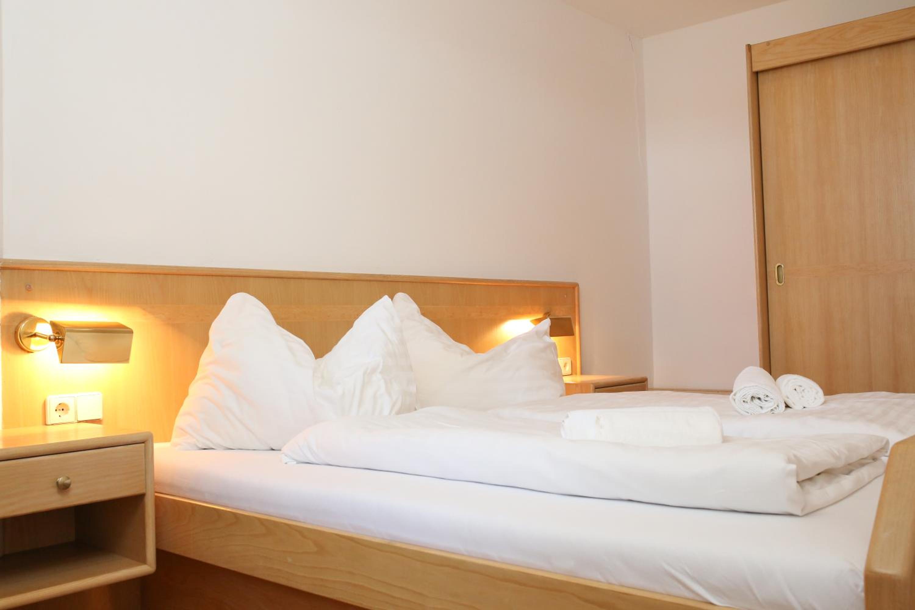Quadruple Room With Lake View photo 3