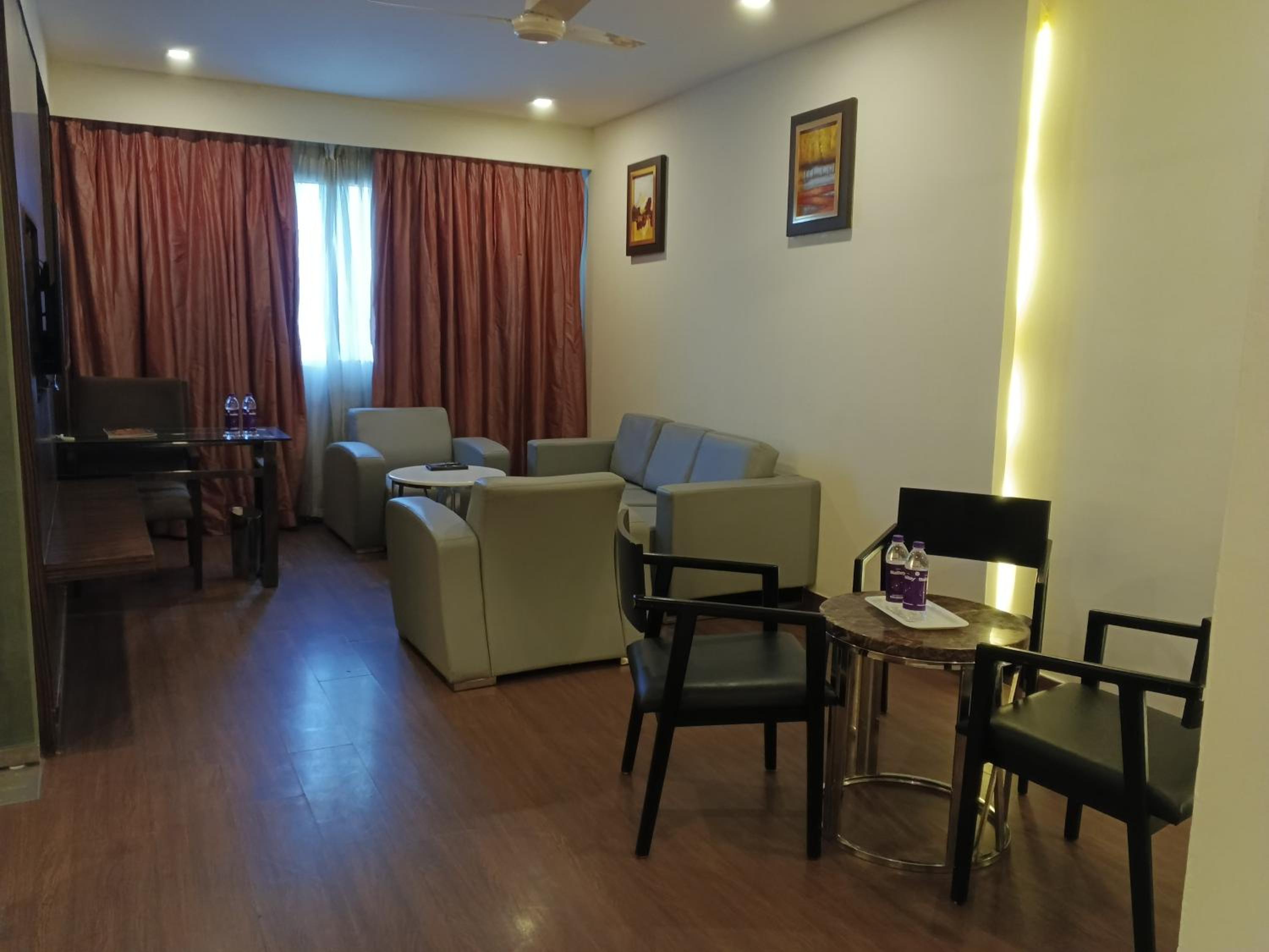 Executive Suite photo 2