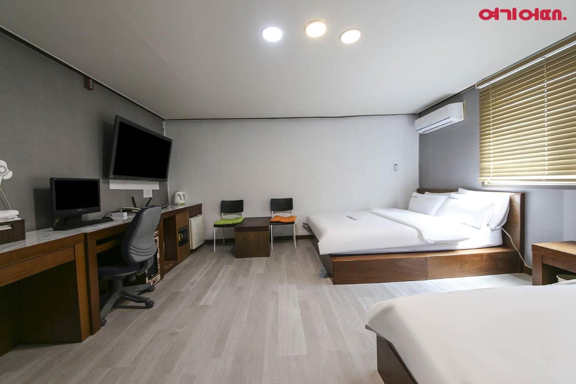 Family Double Room - Photo 4