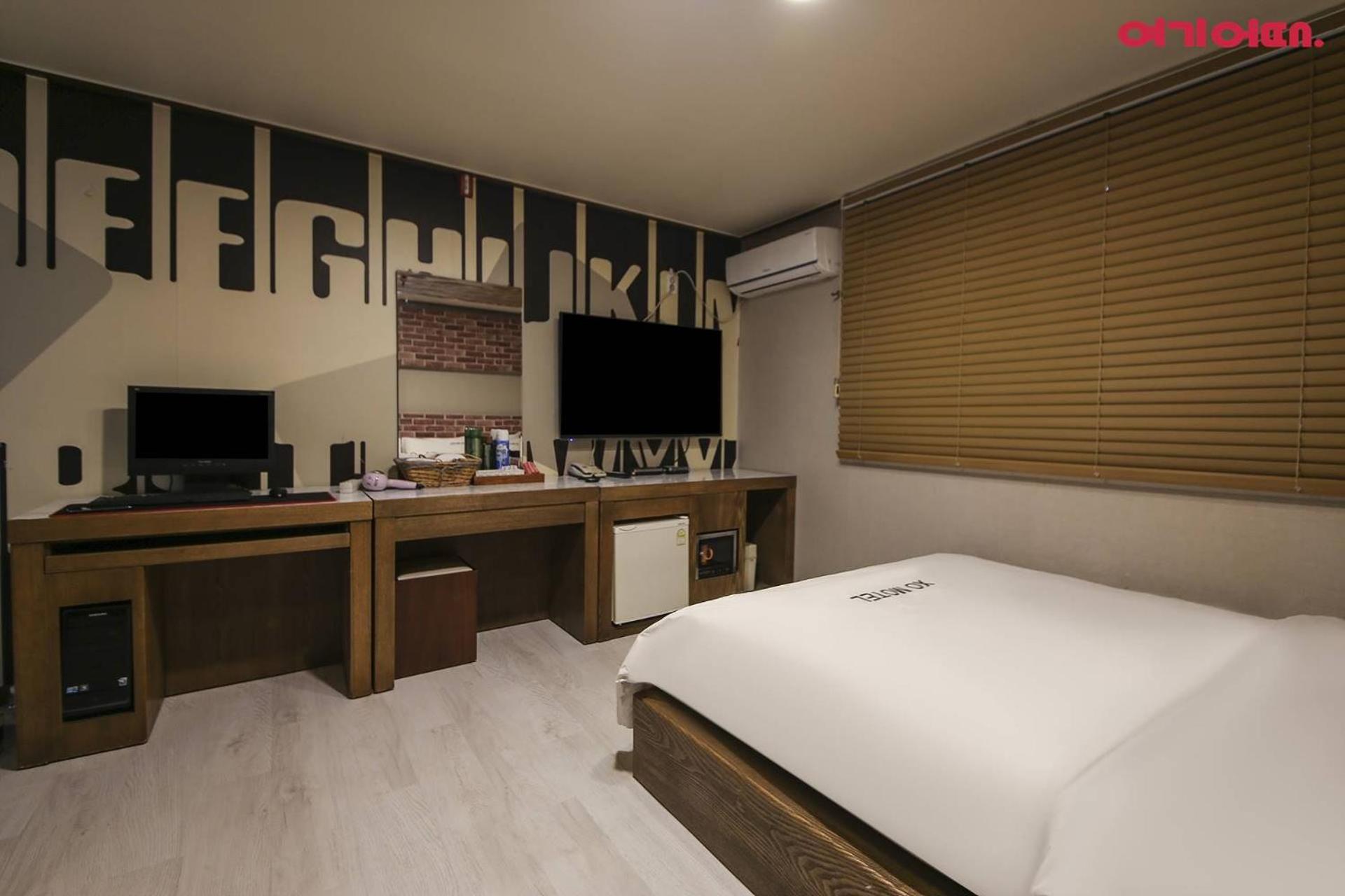 Double Room with Private Bathroom - Photo 9