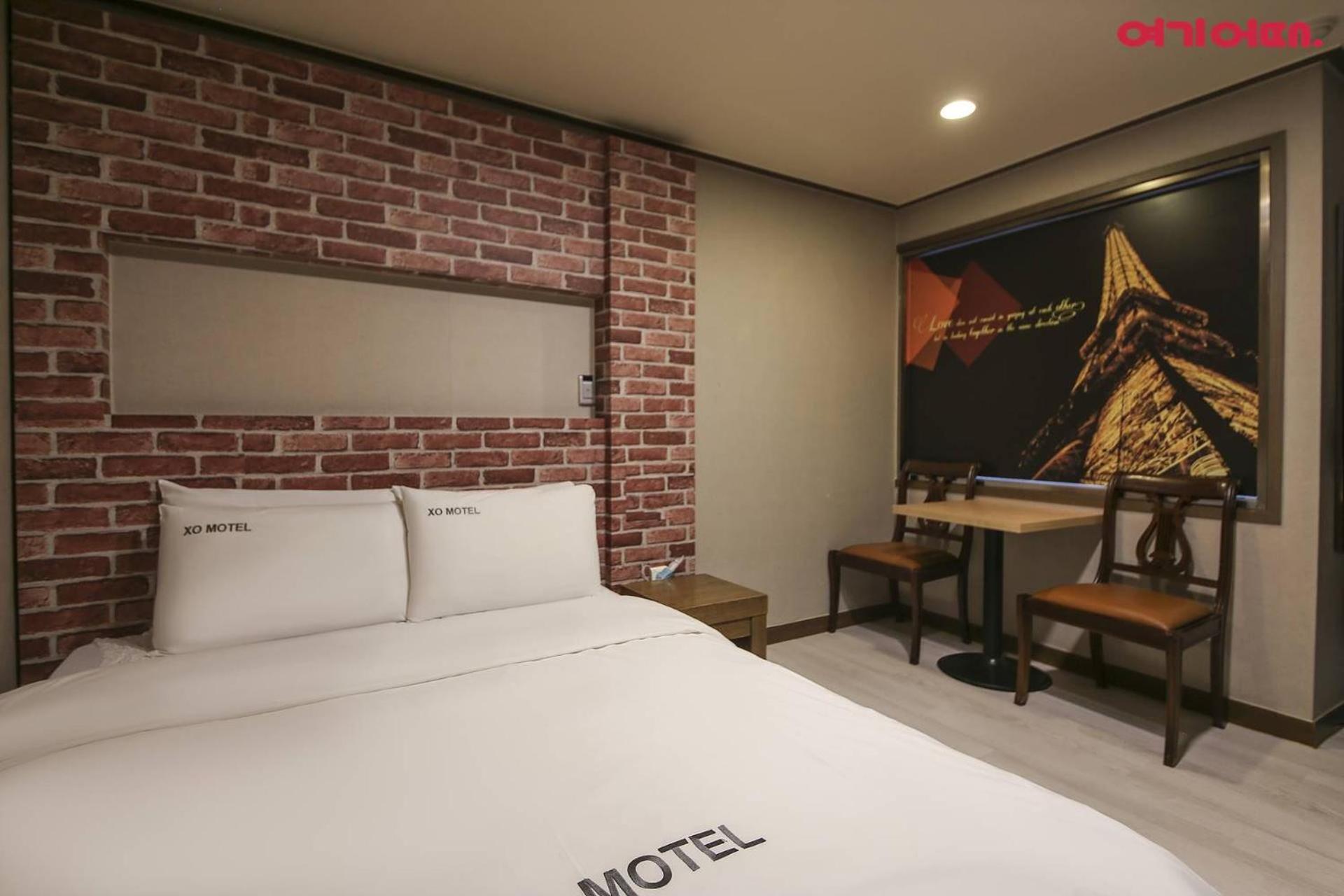 Double Room with Private Bathroom - Photo 8