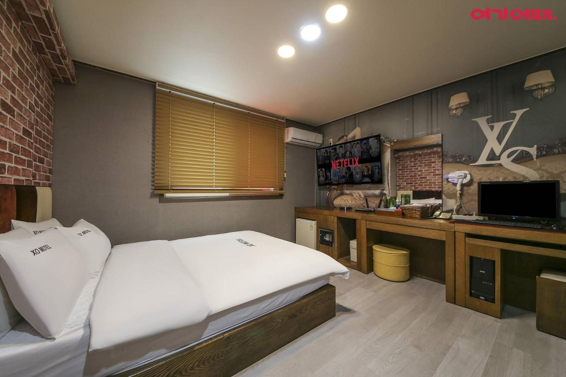 Double Room with Private Bathroom - Photo 3