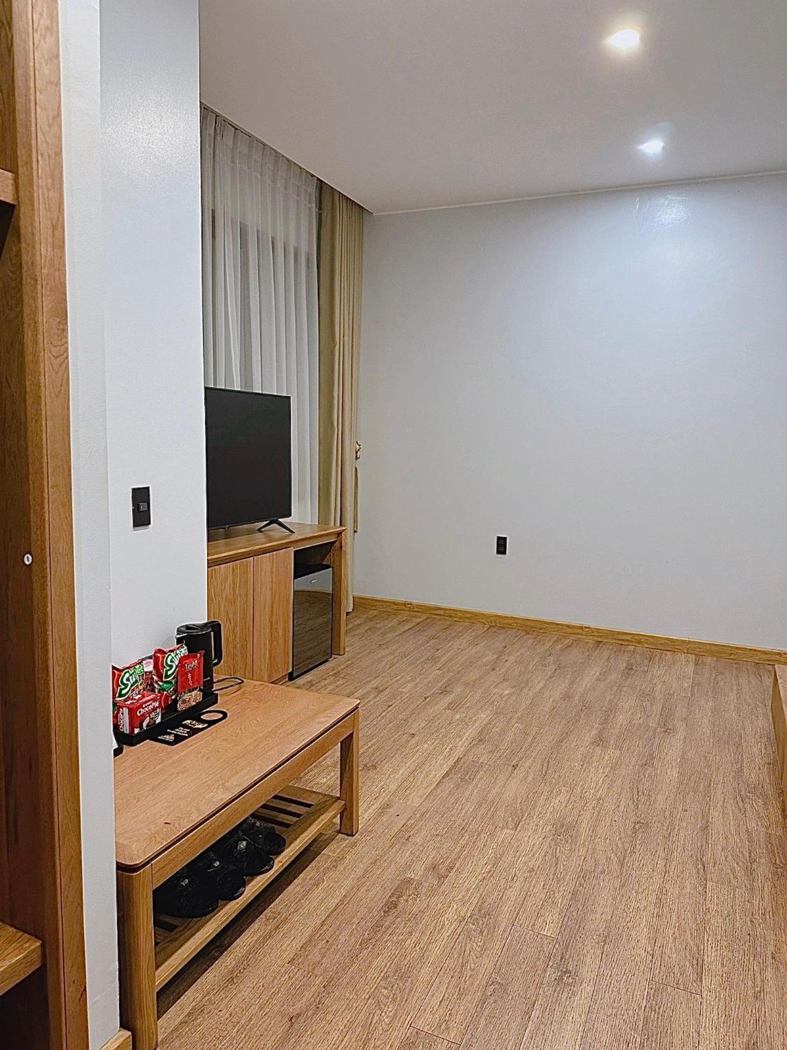 Deluxe Double Room - Photo 12