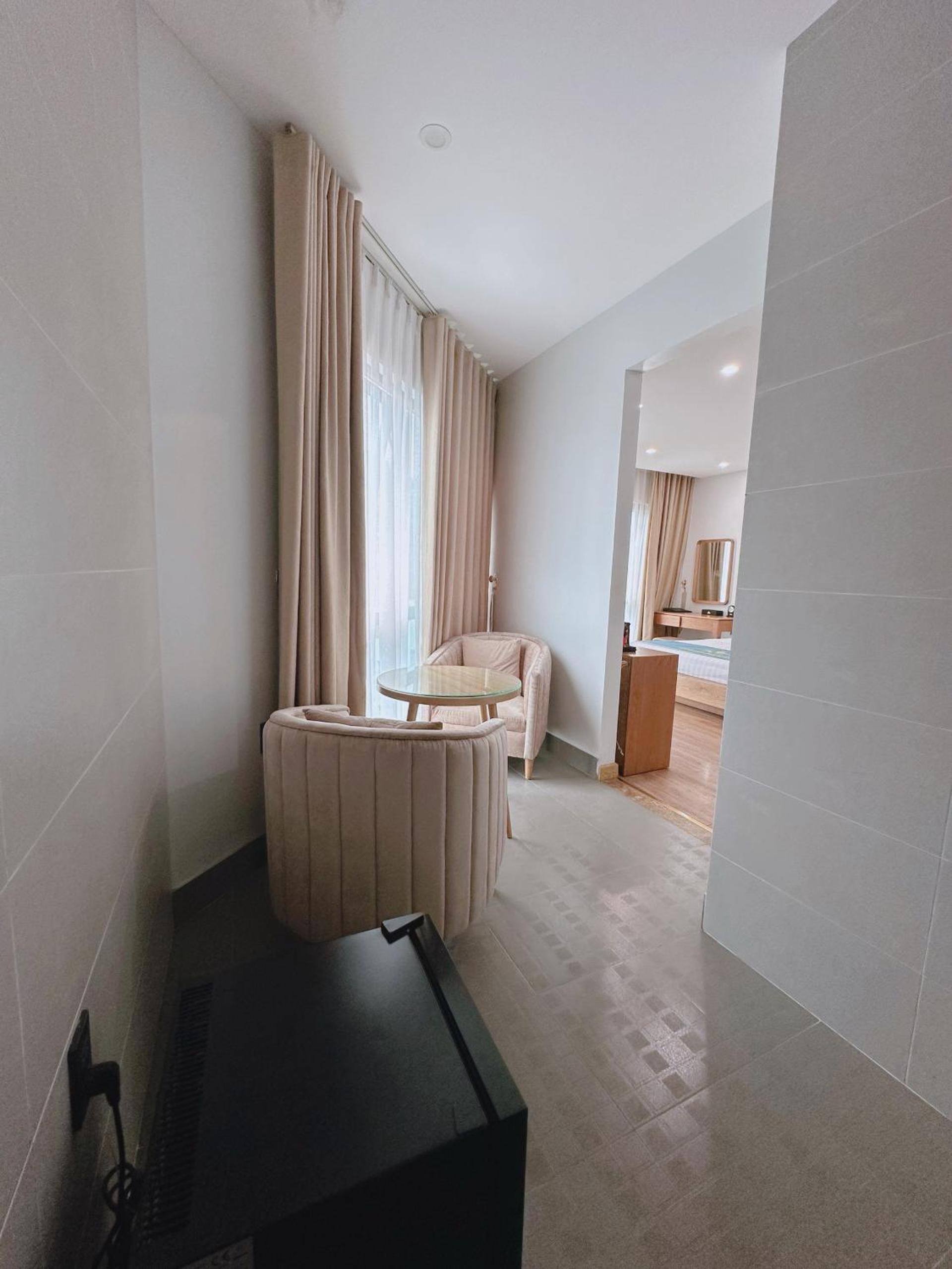 Deluxe Double Room - Photo 9
