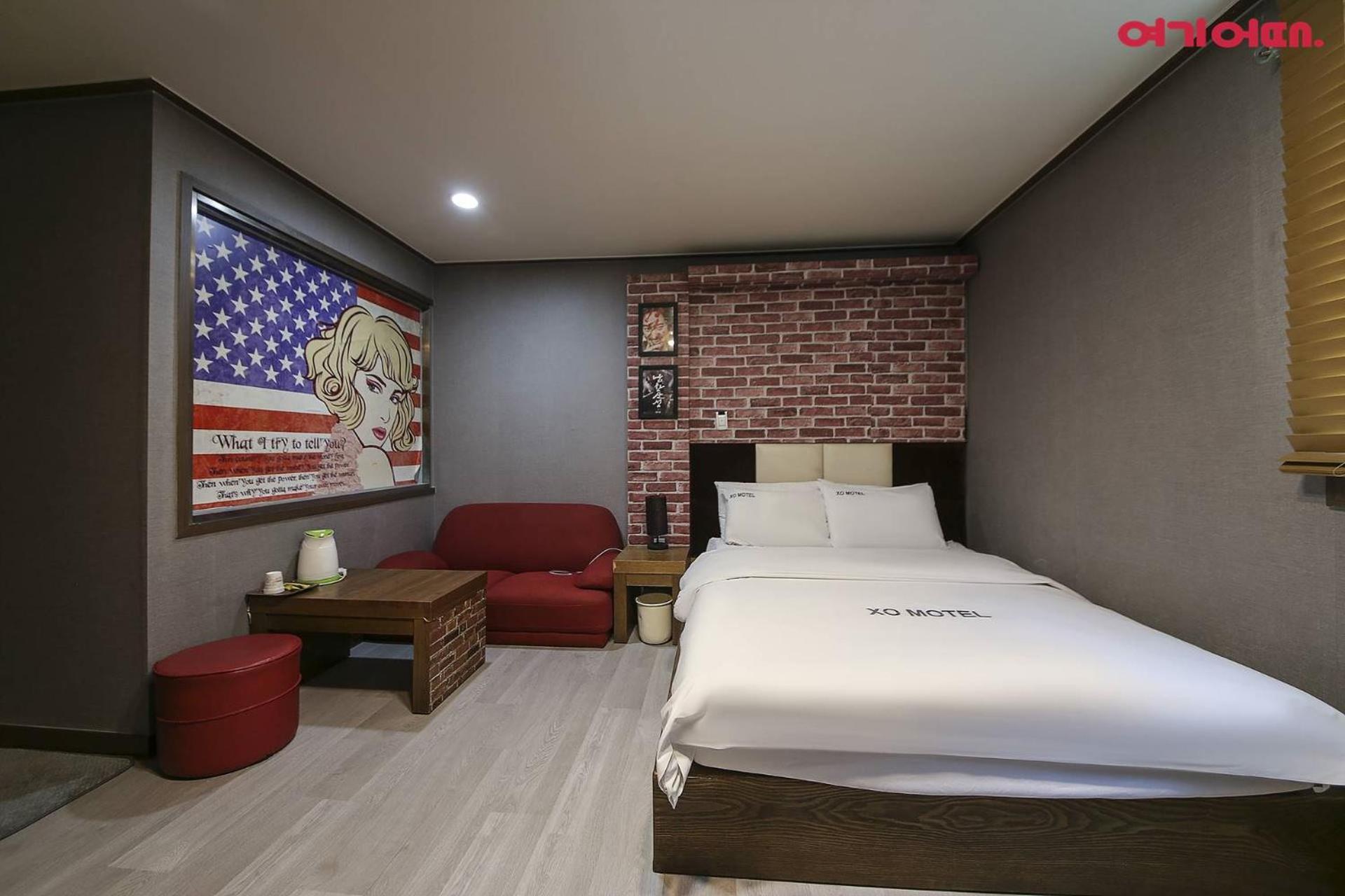 Deluxe Double Room with Bath - Photo 3