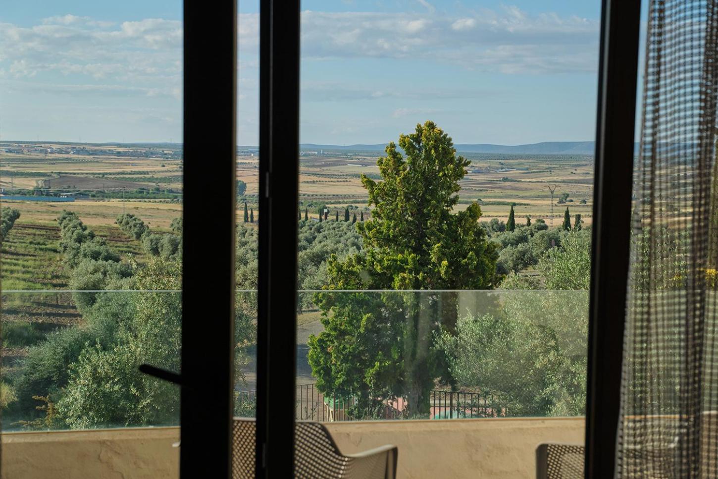 Deluxe Double or Twin Room with Balcony - Photo 5