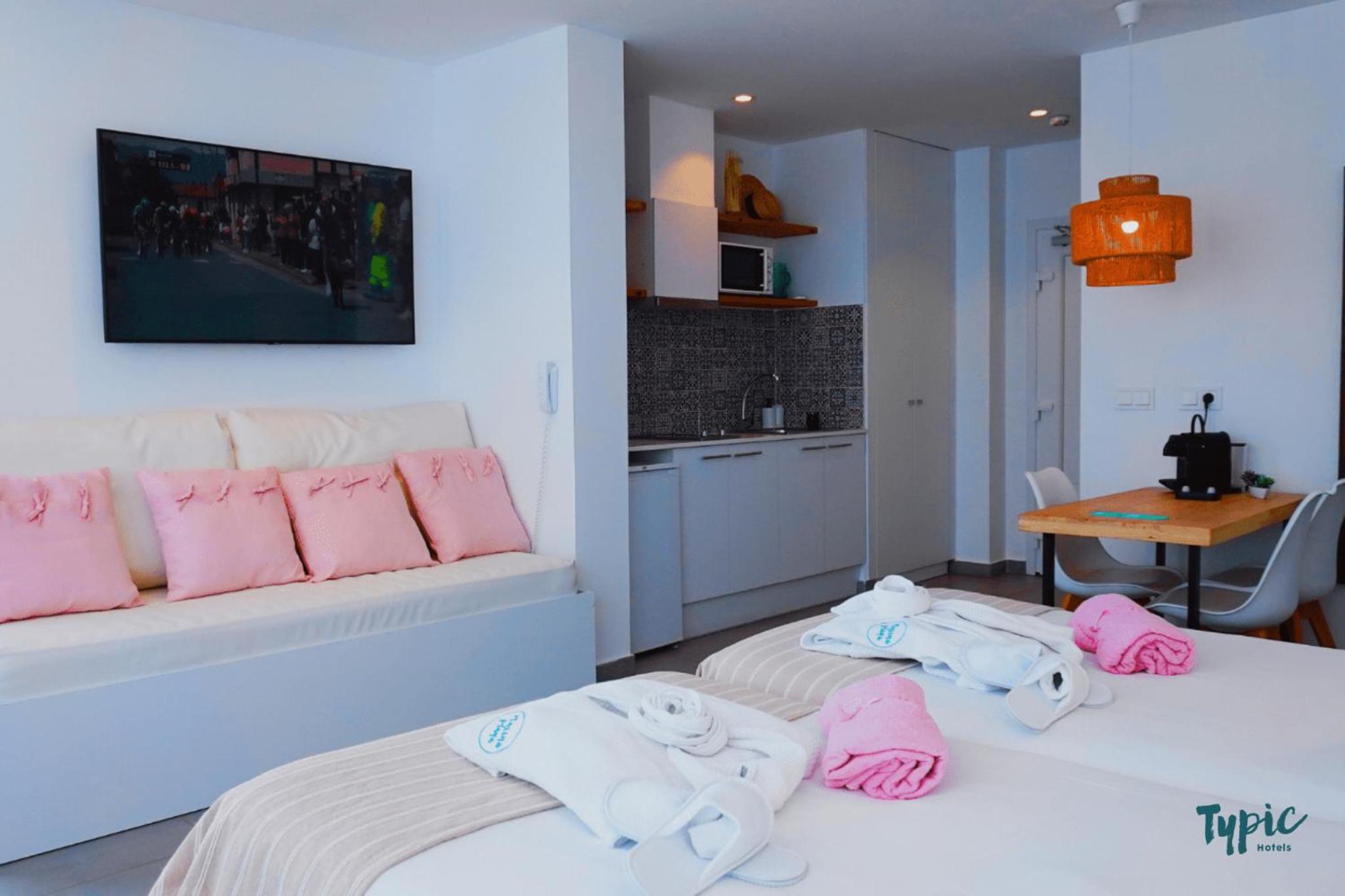 Superior Studio with Sea View - Photo 8