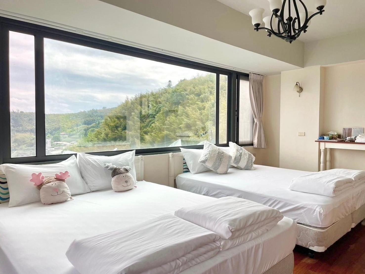 Quadruple Room with Mountain View