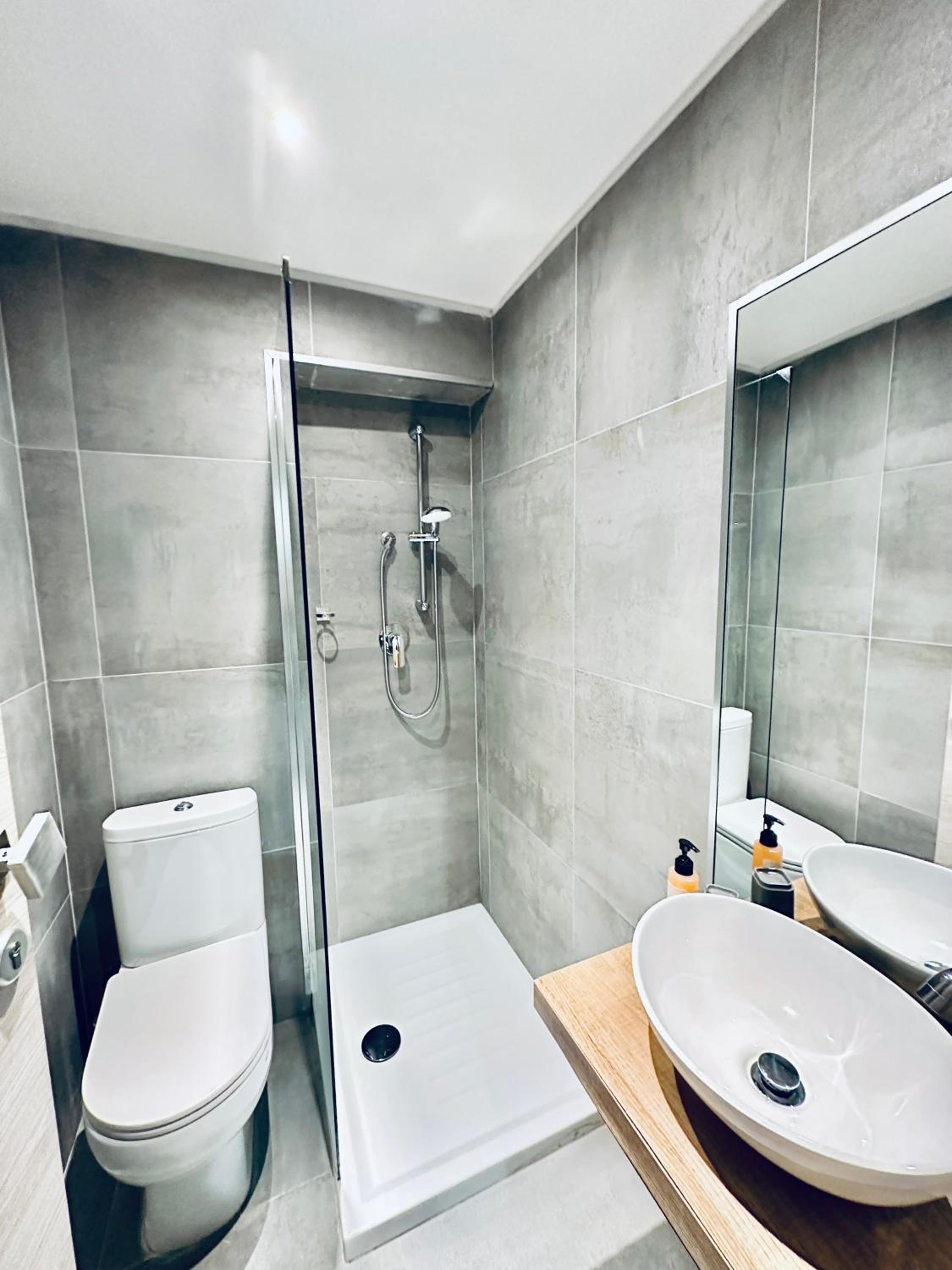 Double Room with Private External Bathroom and Sea View - Photo 2