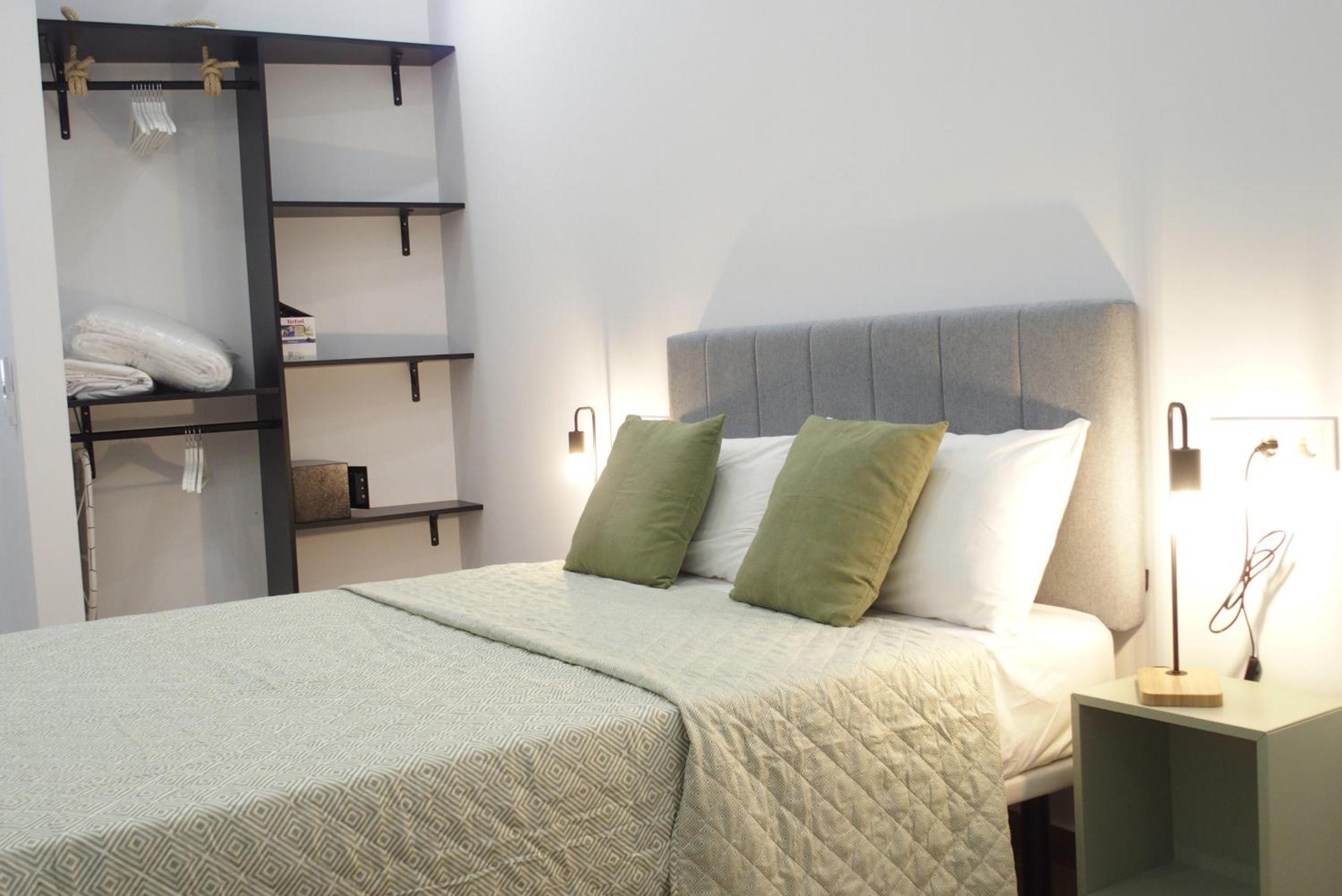 One-Bedroom Apartment photo 2
