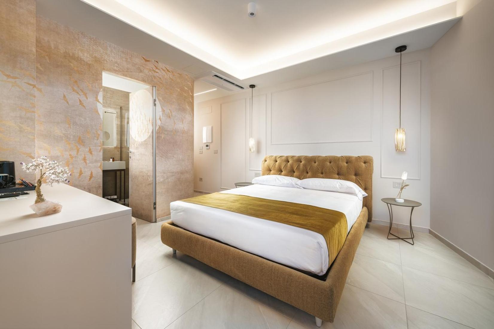 Deluxe Double Room with Balcony and Sea View