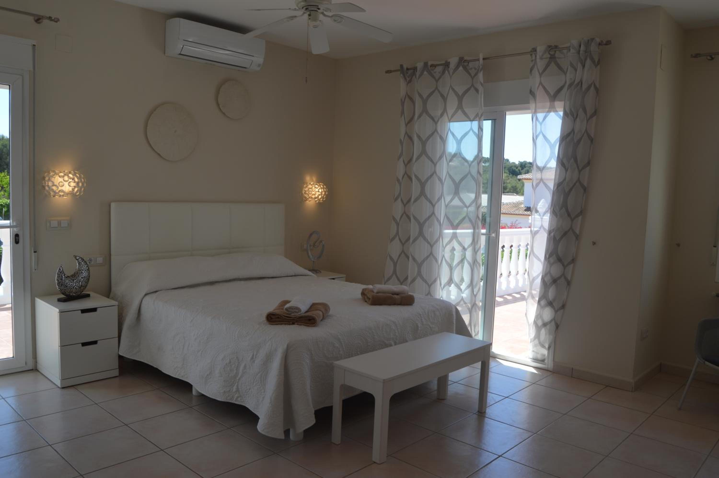 Three-Bedroom Villa photo 2