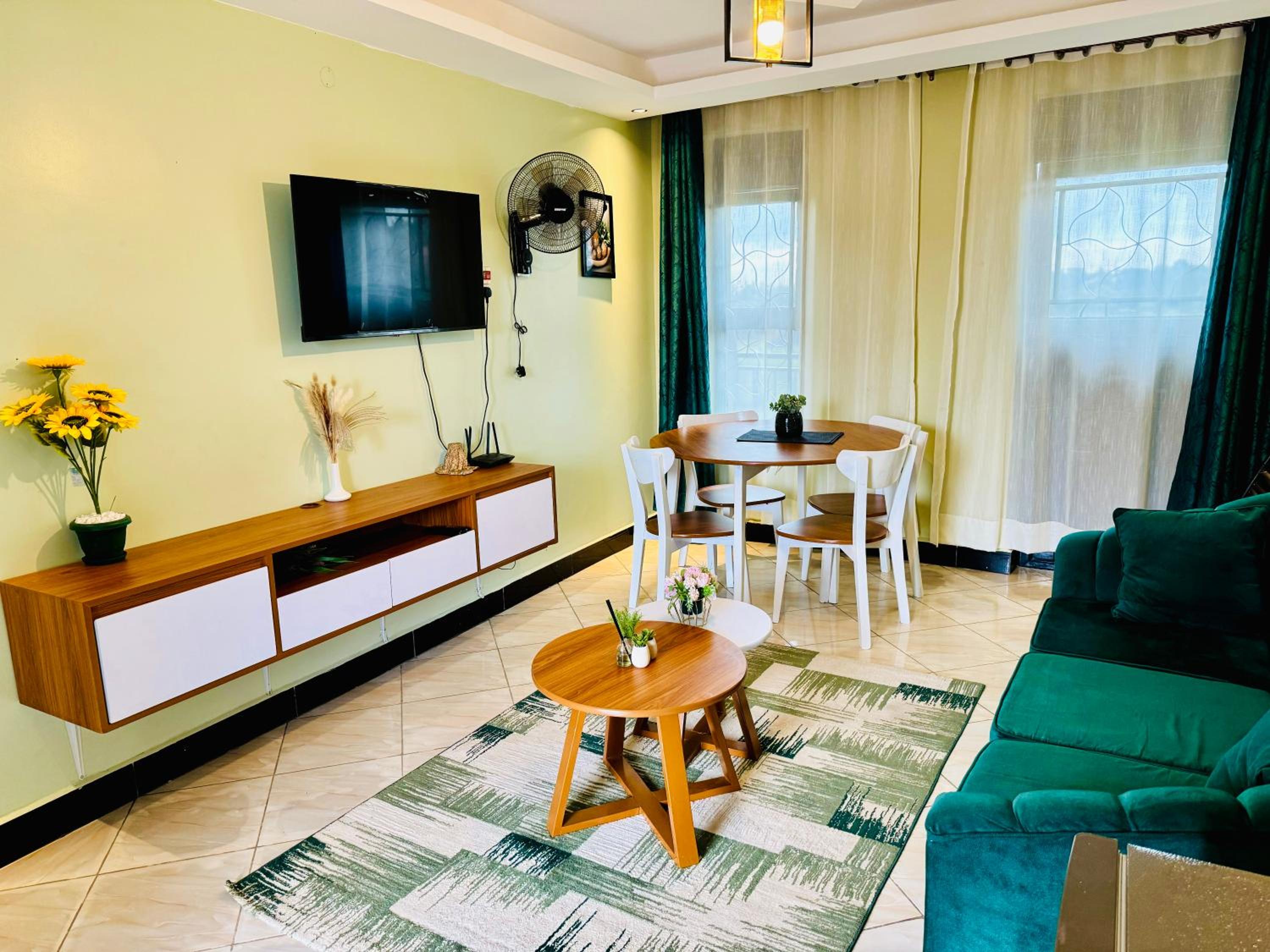 One-Bedroom Apartment photo 1