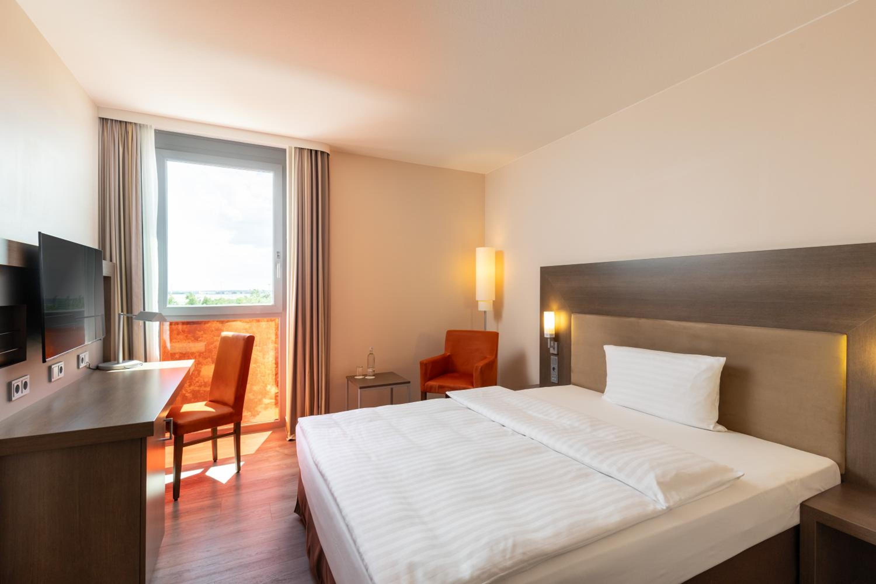 Standard Double Room - Photo 2