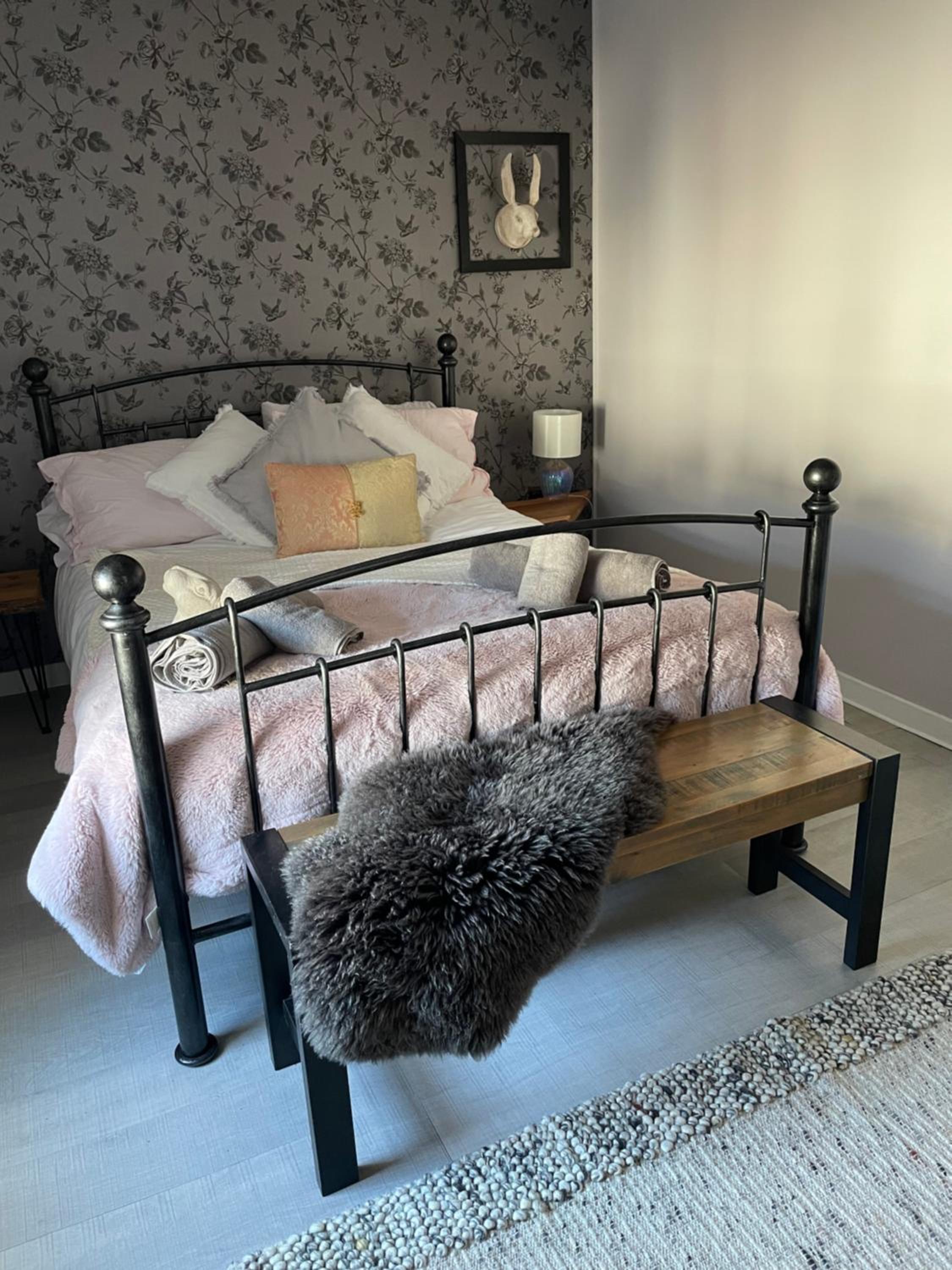 Deluxe Double Room (2 Adults + 1 Child) photo 1