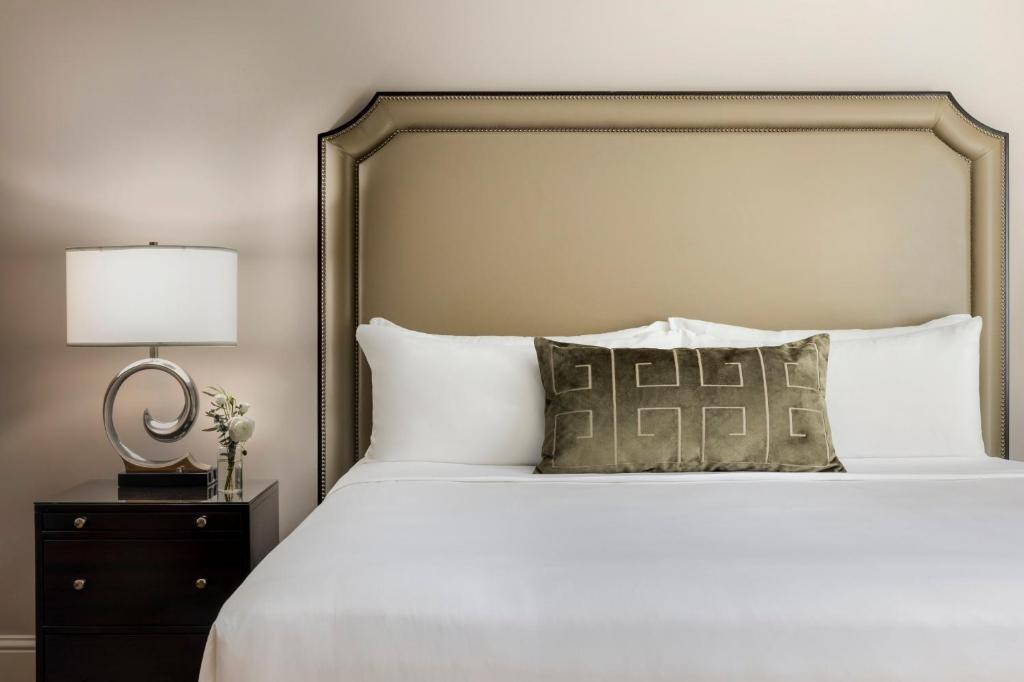 5th Avenue Suite