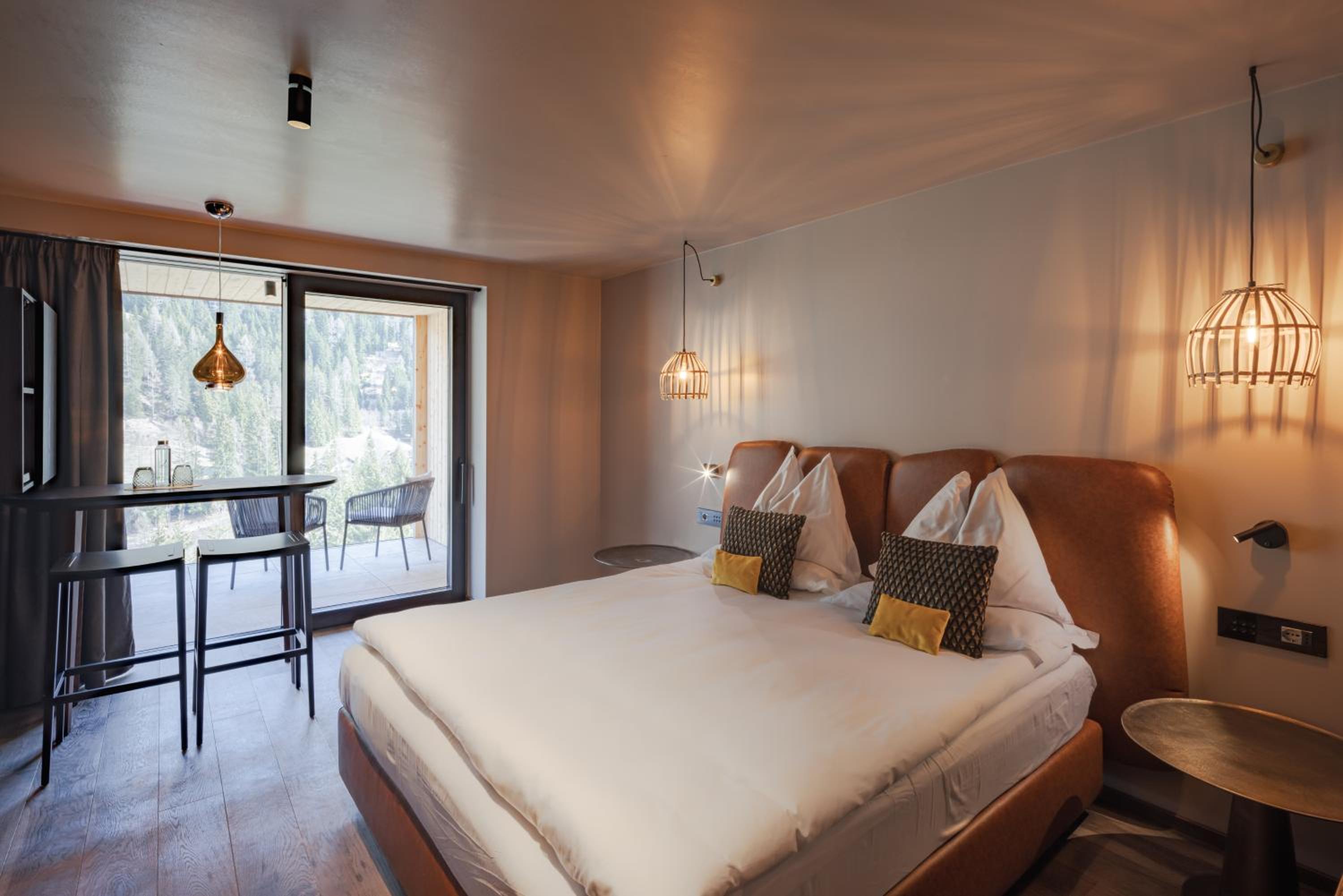 Suite with Hot Tub