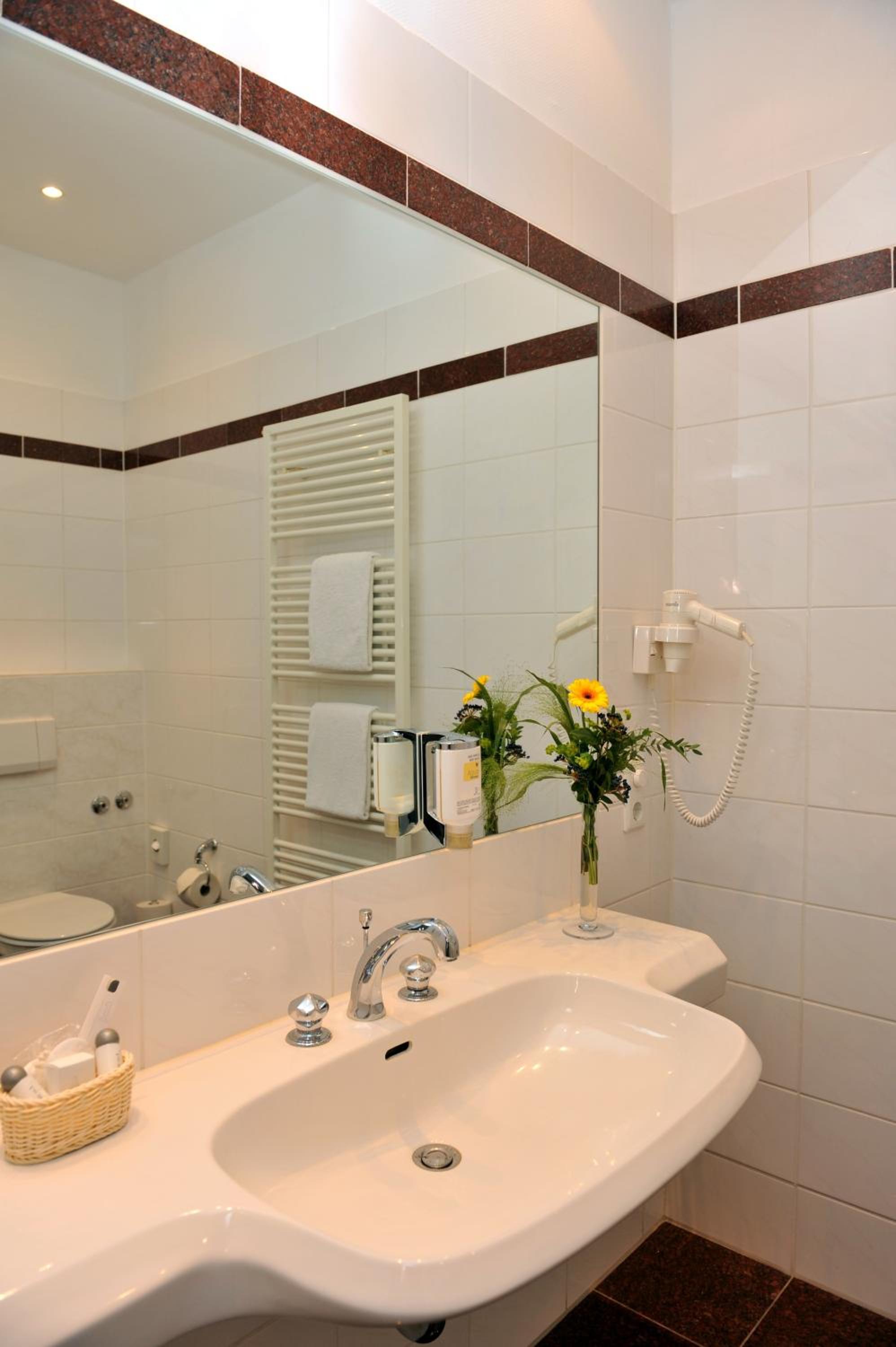 Comfort Room - Photo 8
