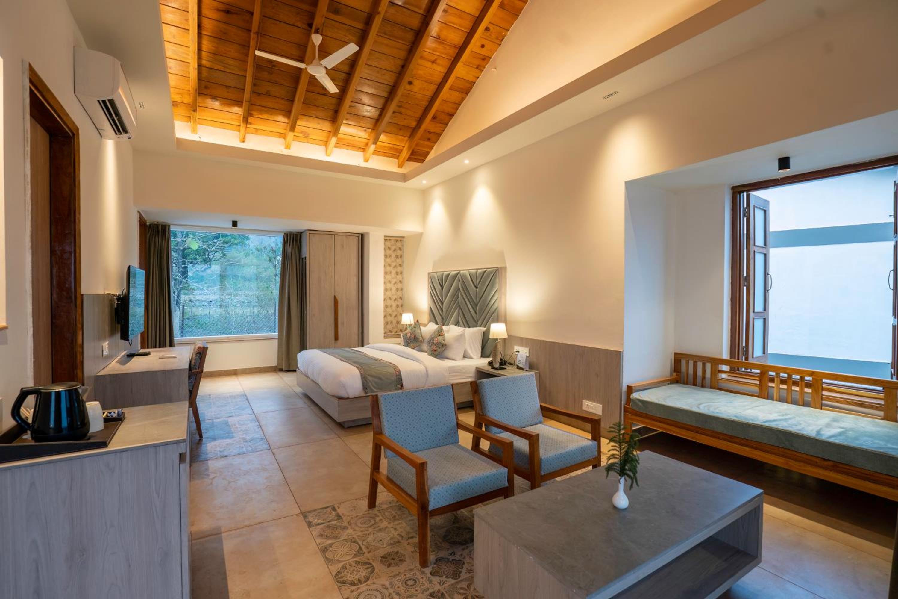 Suite with Pool View