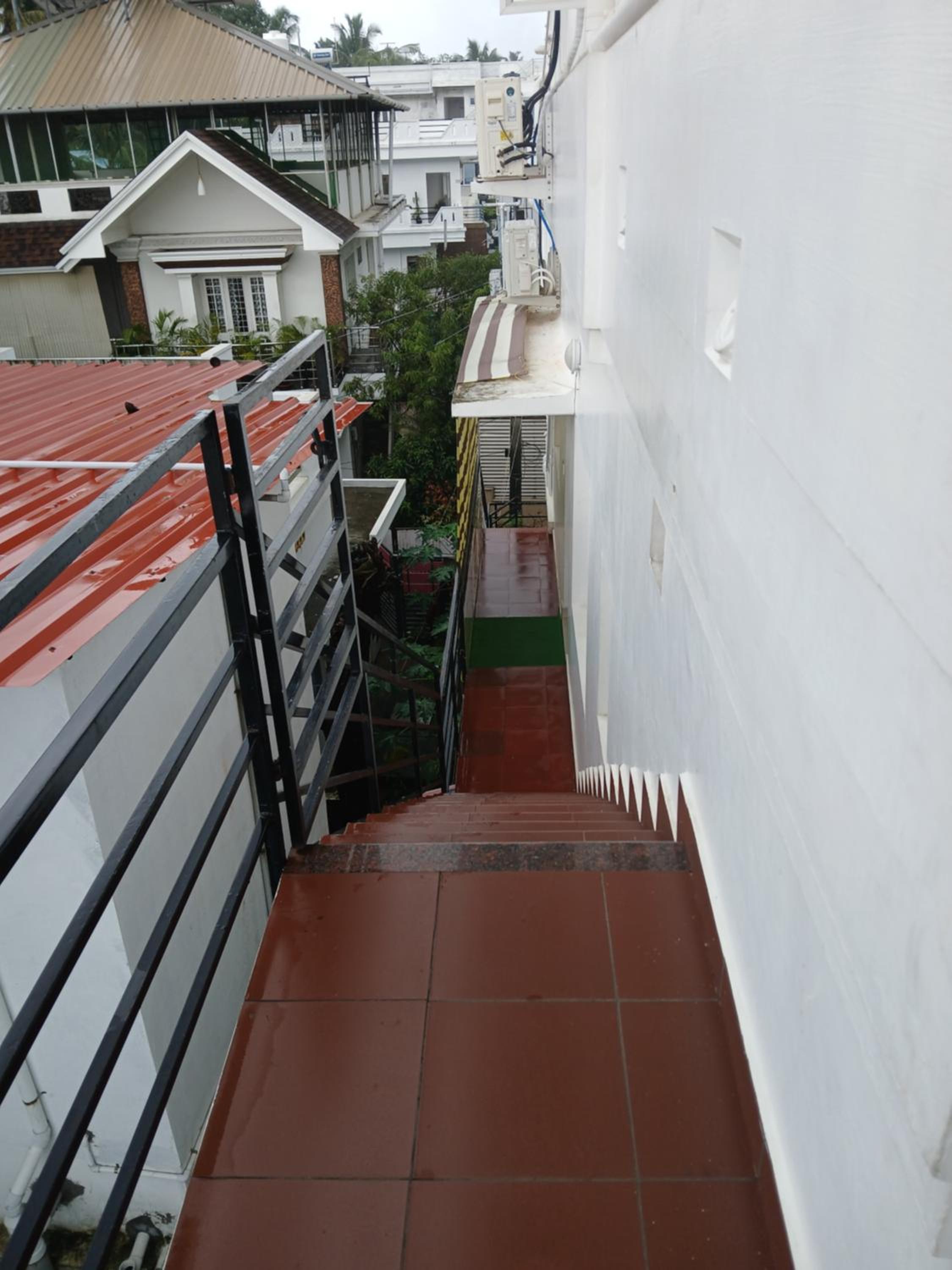 Double Room with Balcony - Photo 15