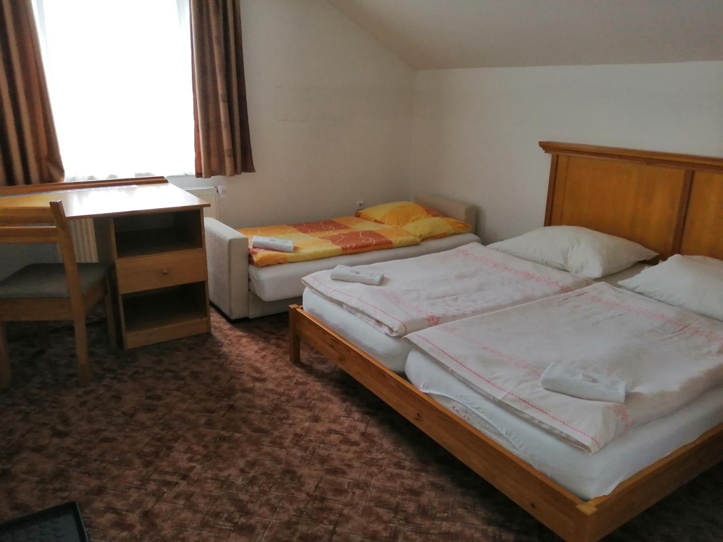 Double Room with Extra Bed photo 1