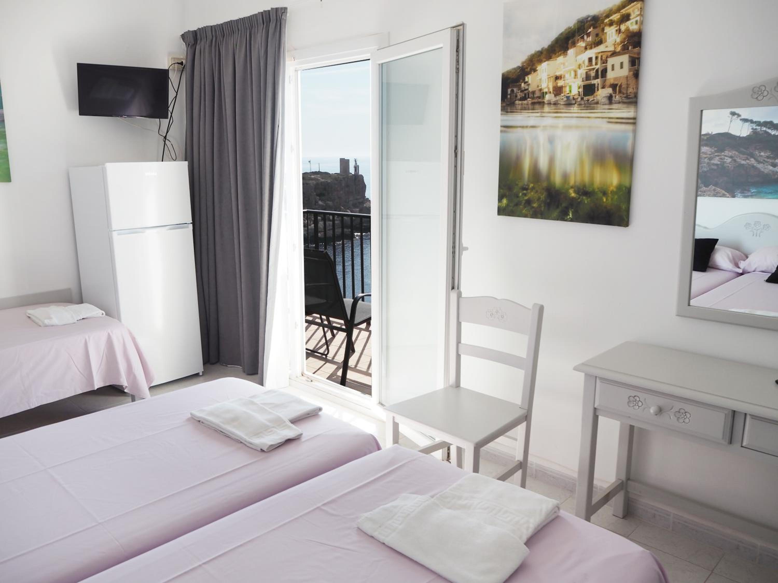 Superior Triple Room with Sea View - Photo 10